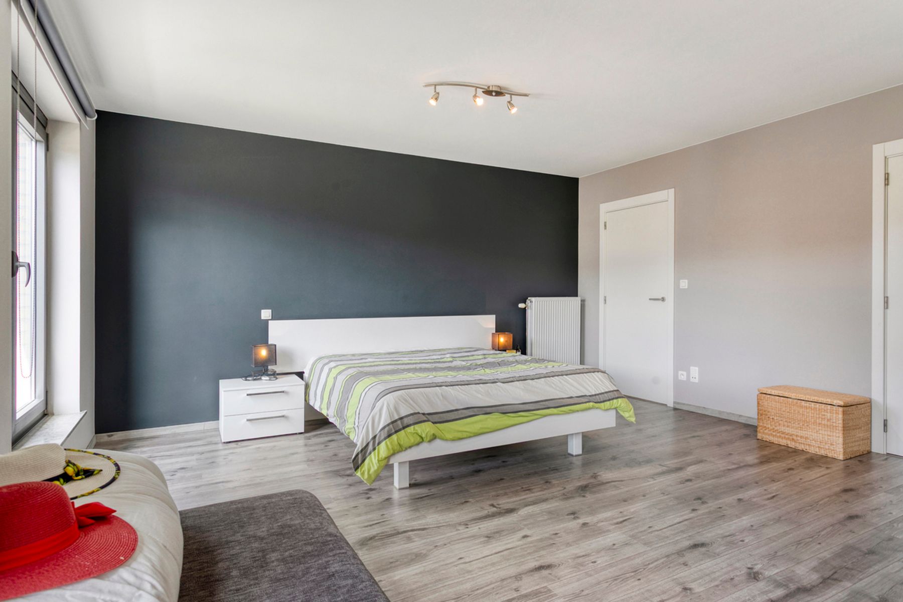 Recente HOB met 2 slaapkamers, tuin en garage! foto 14