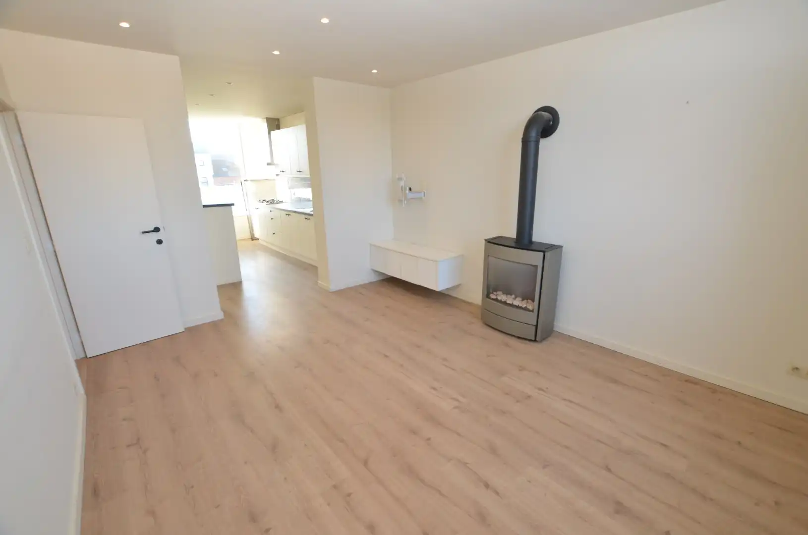 Gerenoveerd ruim woonhuis foto {{pictureIndex}}