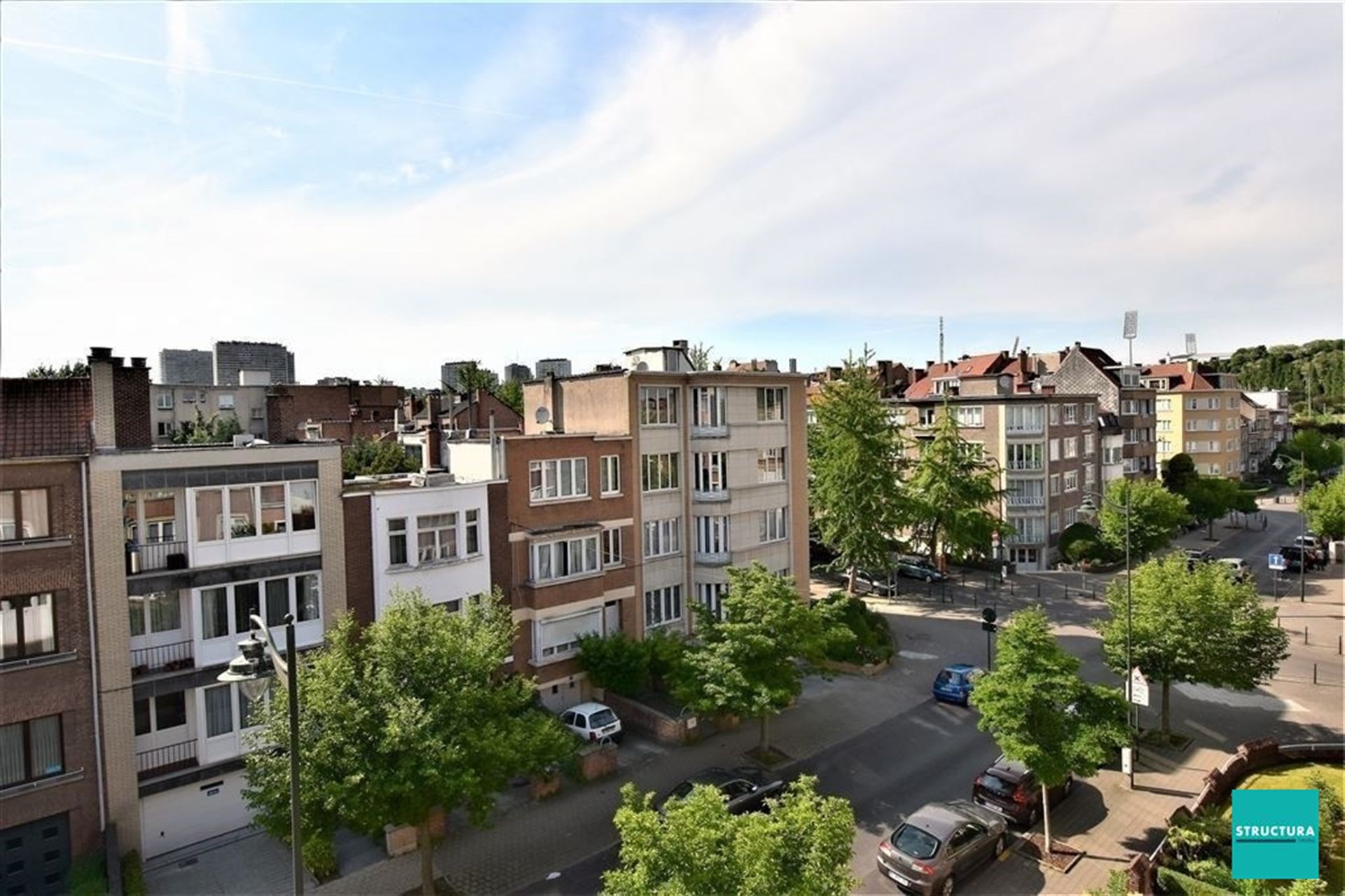 BEZOEKEN VOLZET ! Vernieuwd appartement gelegen in een rustige buurt foto 10