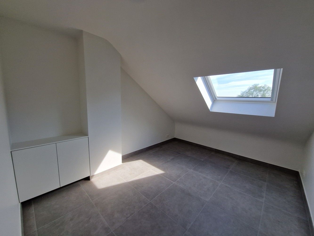 NIEUWBOUW DUPLEX APP in kleine res. - Ruime leefruimte + terras, 3X SLP + privatieve GARAGE + KELDER foto 7