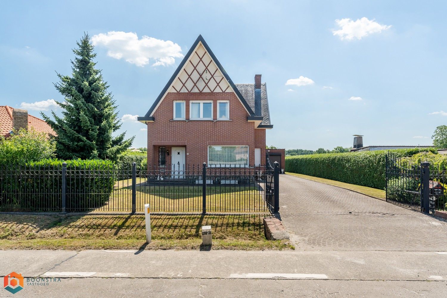 Te renoveren woning met 2 slpkrs foto 21
