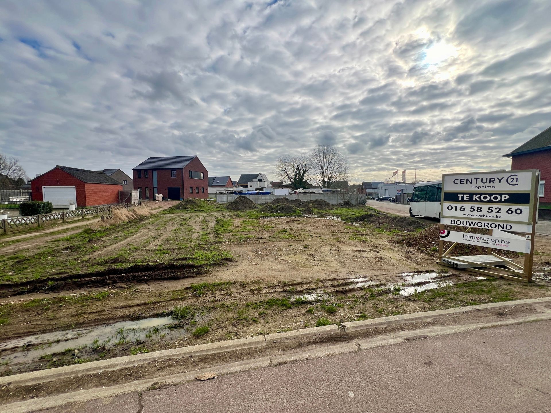 Bouwgrond op goede ligging + mogelijkheid verkavelen foto 3