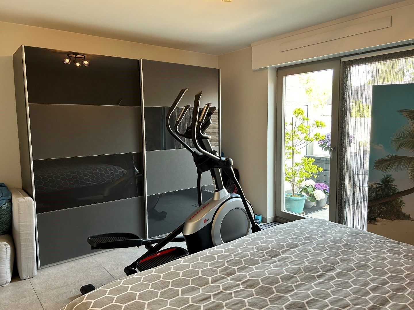 GELIJKVLOERS APPARTEMENT VOORZIEN VAN ALLE COMFORT IN HARTJE AARSELE foto 8