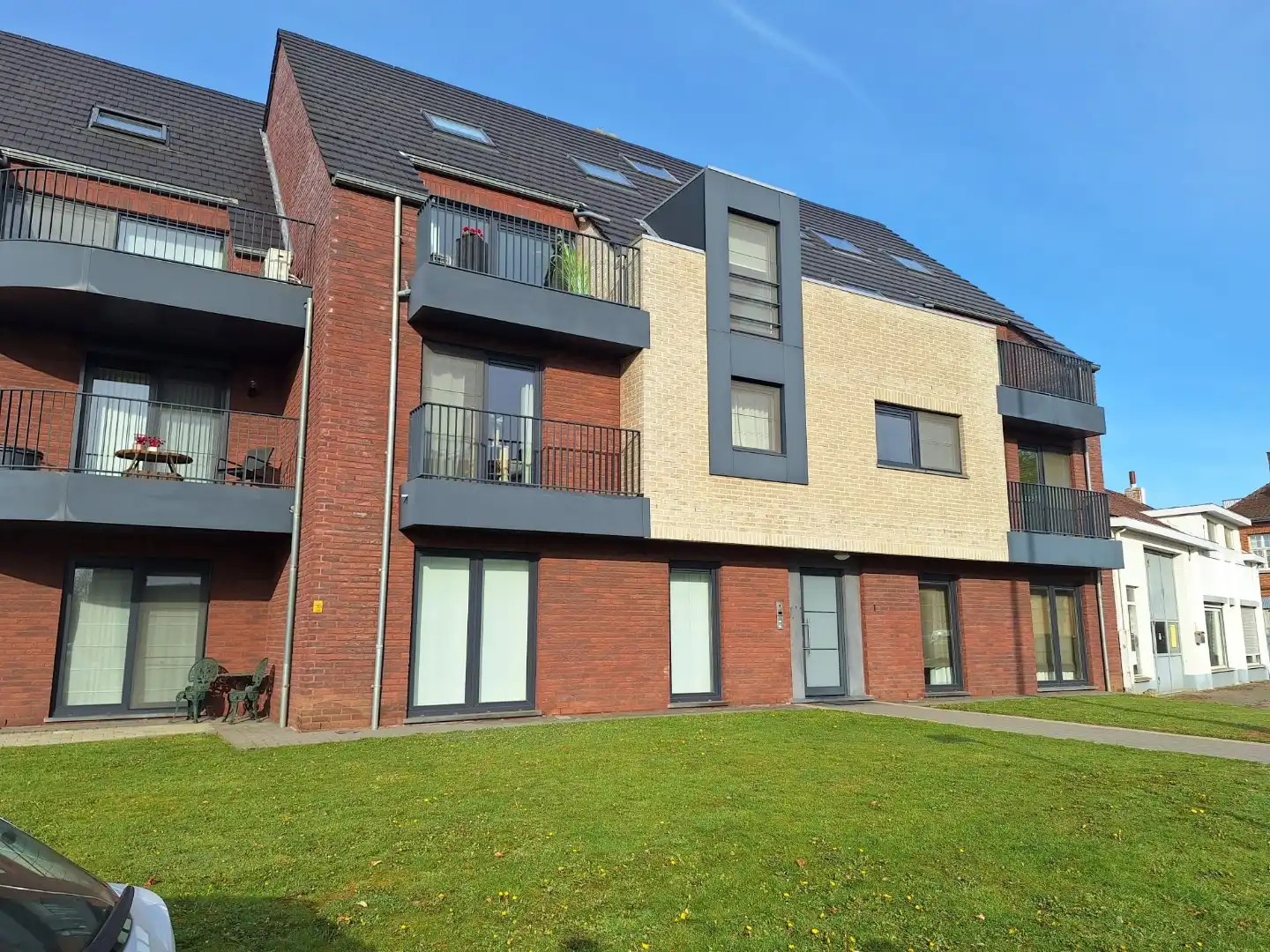 Modern appartement net buiten het centrum van BERINGEN foto 2