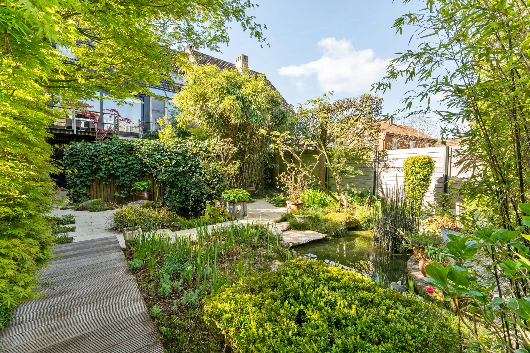 Handelsruimte met prachtige woning te koop in Roeselare! foto {{pictureIndex}}