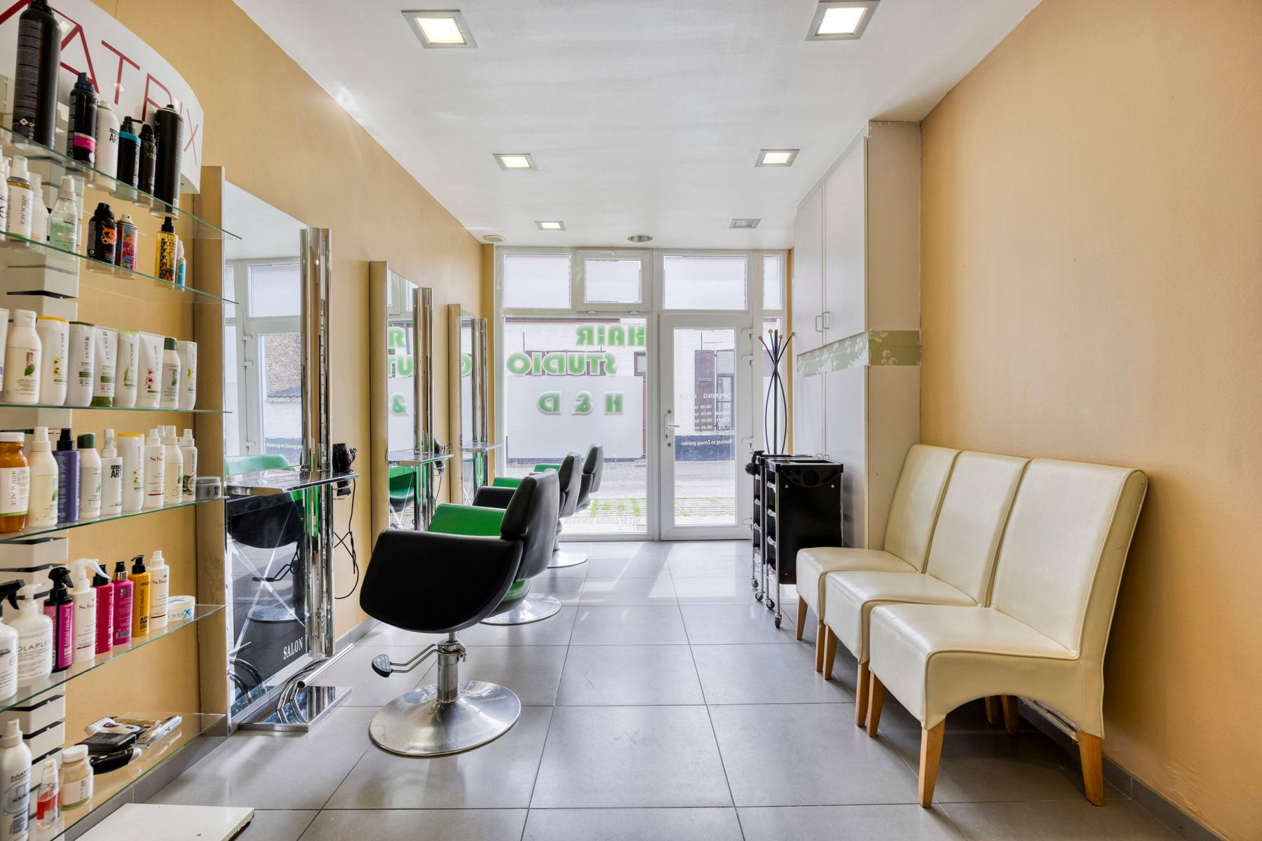 Ruime woning met tuin en handelsruimte in Lokeren foto 4