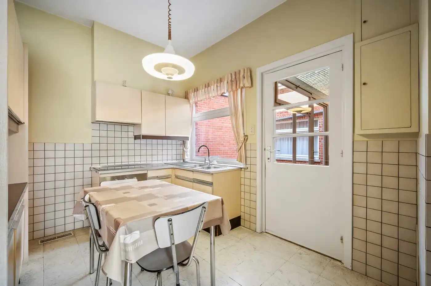 Unieke combinatie: 70 m² handelsruimte + woning met 4 slpks foto 14