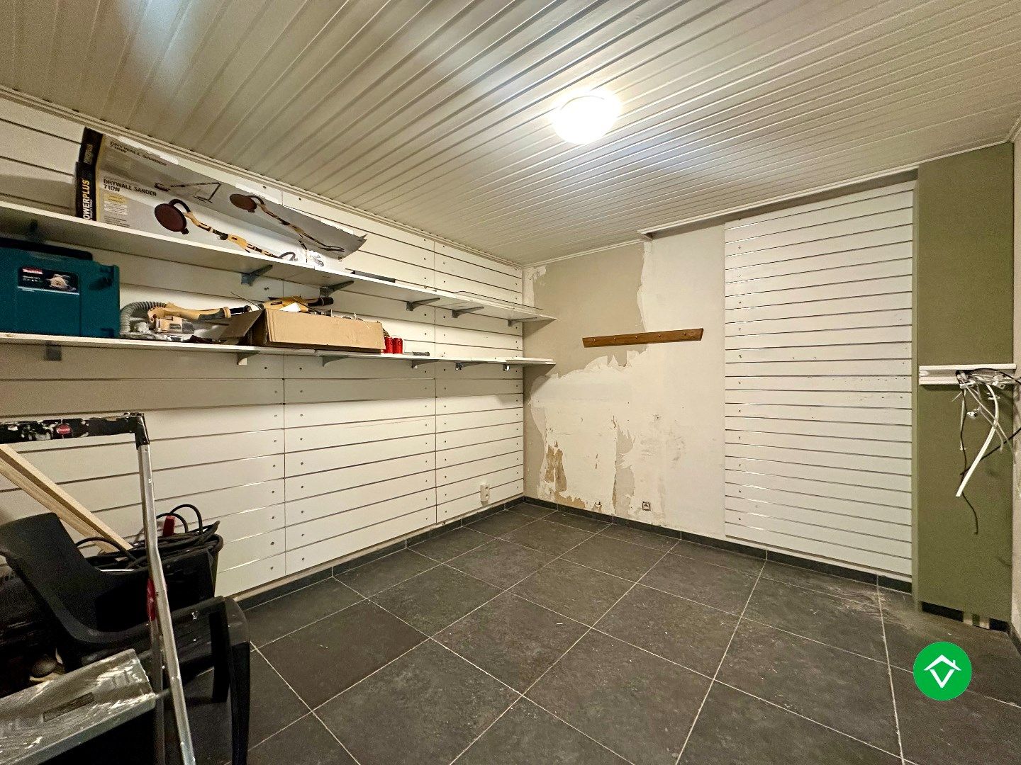 Alleenstaande, unieke woning met drie slaapkamers op een goede ligging te Torhout foto 14