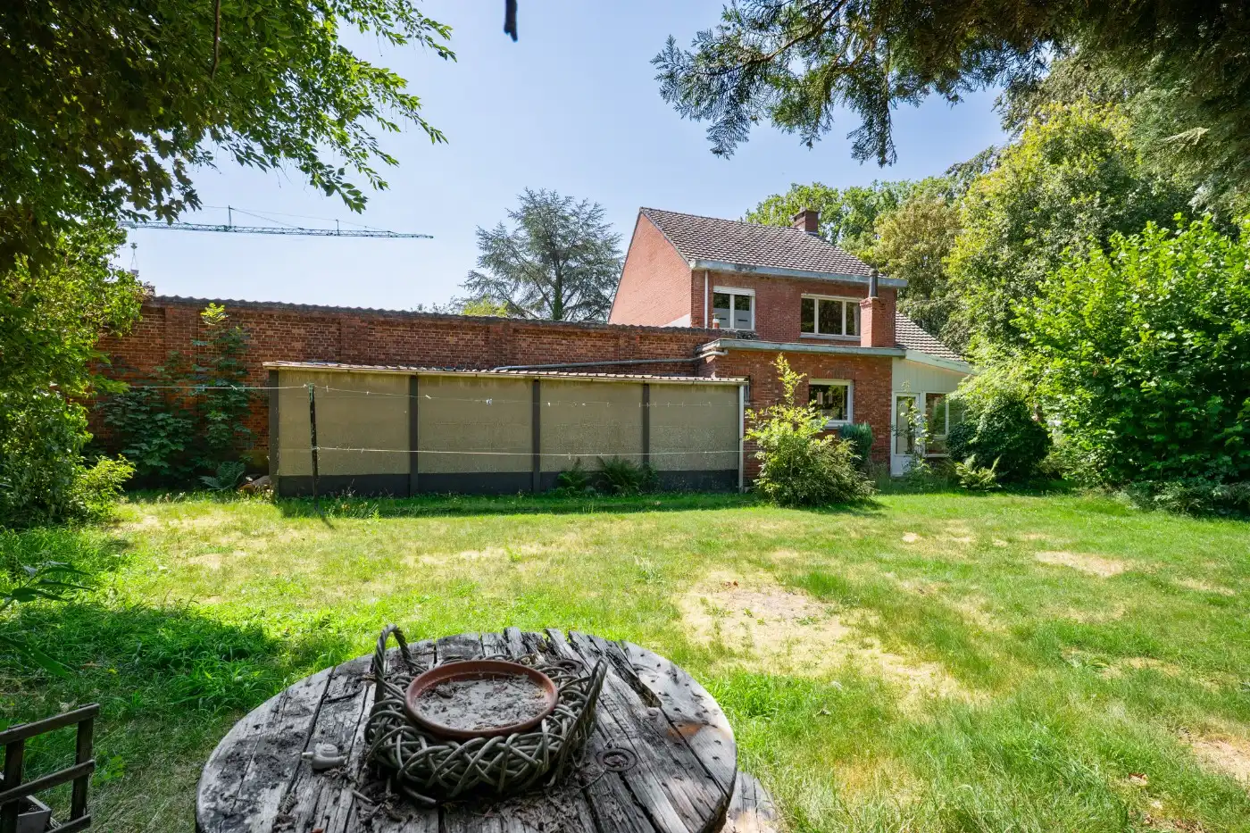 Vrijstaande, te renoveren woning met 3 slpk., garage en tuin foto 24