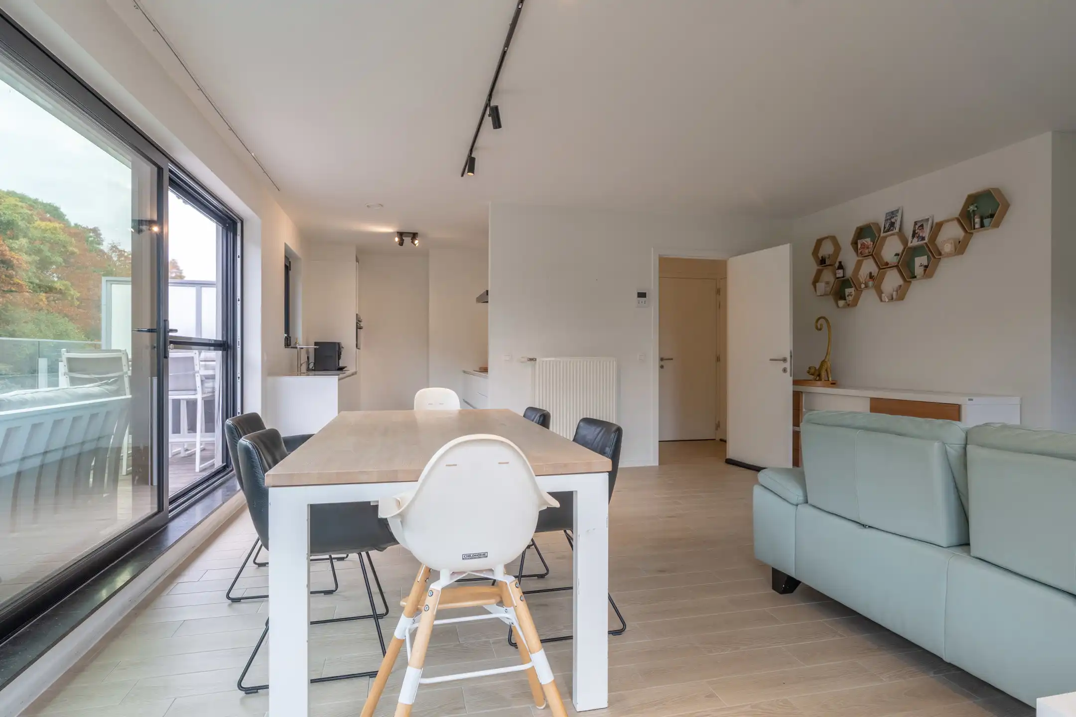 Energiezuinig penthouse met ruim terras en 2 autostaanplaatsen. foto 7