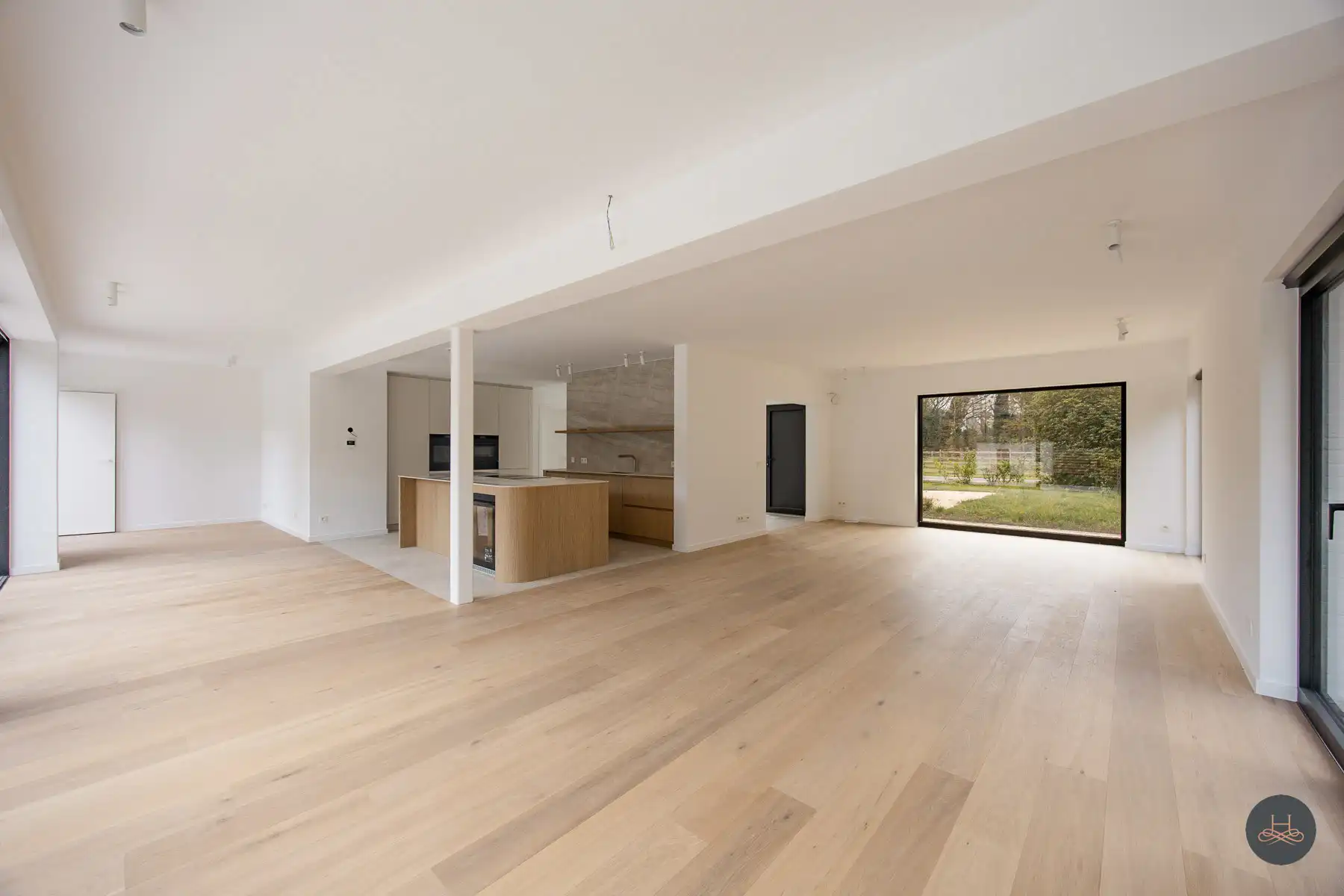 In het groen gelegen imposante vernieuwbouw  foto 6