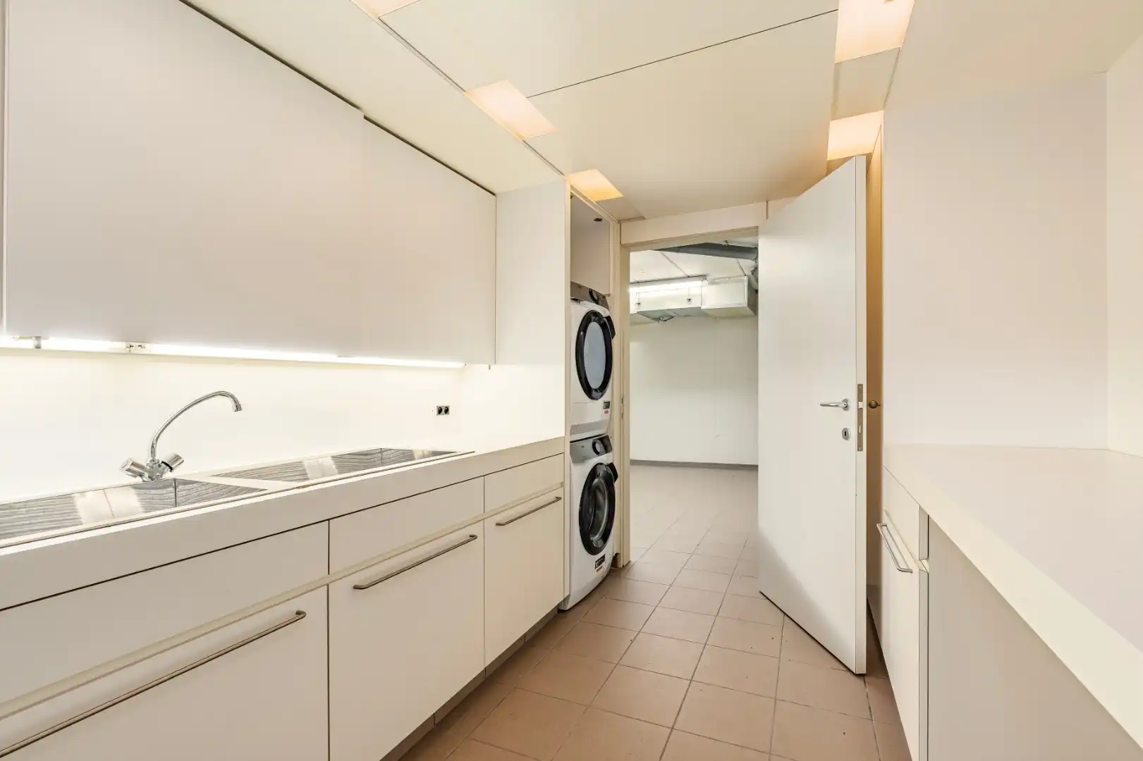 Exclusieve villa op eerste lijn aan de golf in de Magere Schorre foto 9