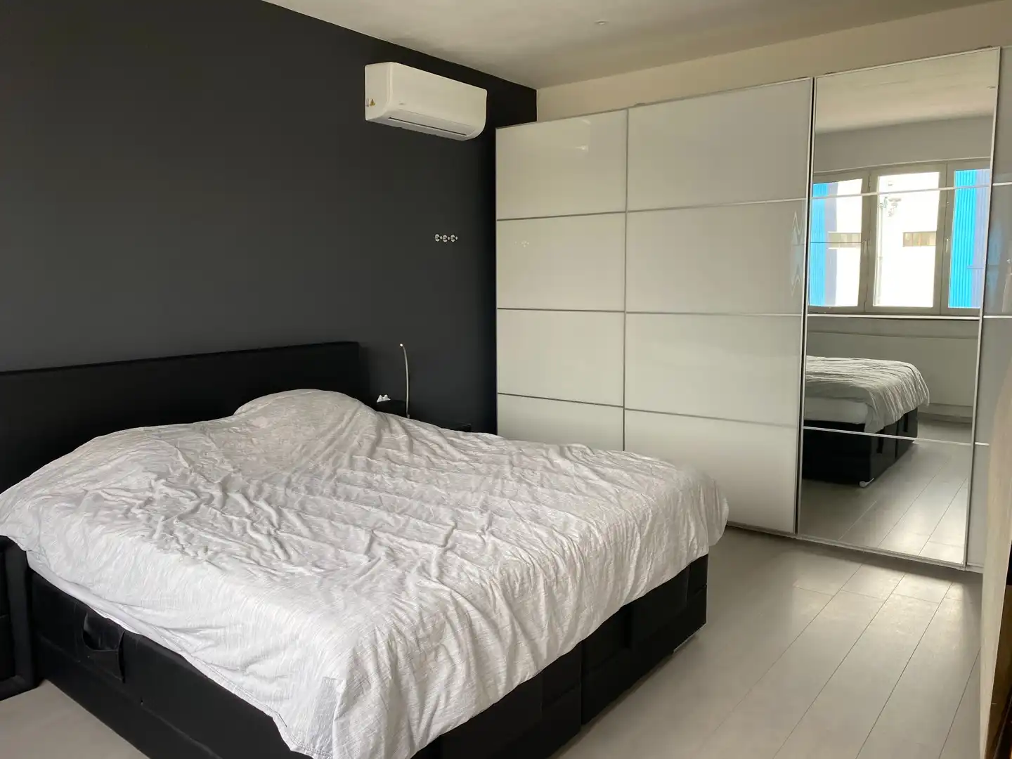 Karaktervolle gerenoveerde woning met garage en tuin foto 9