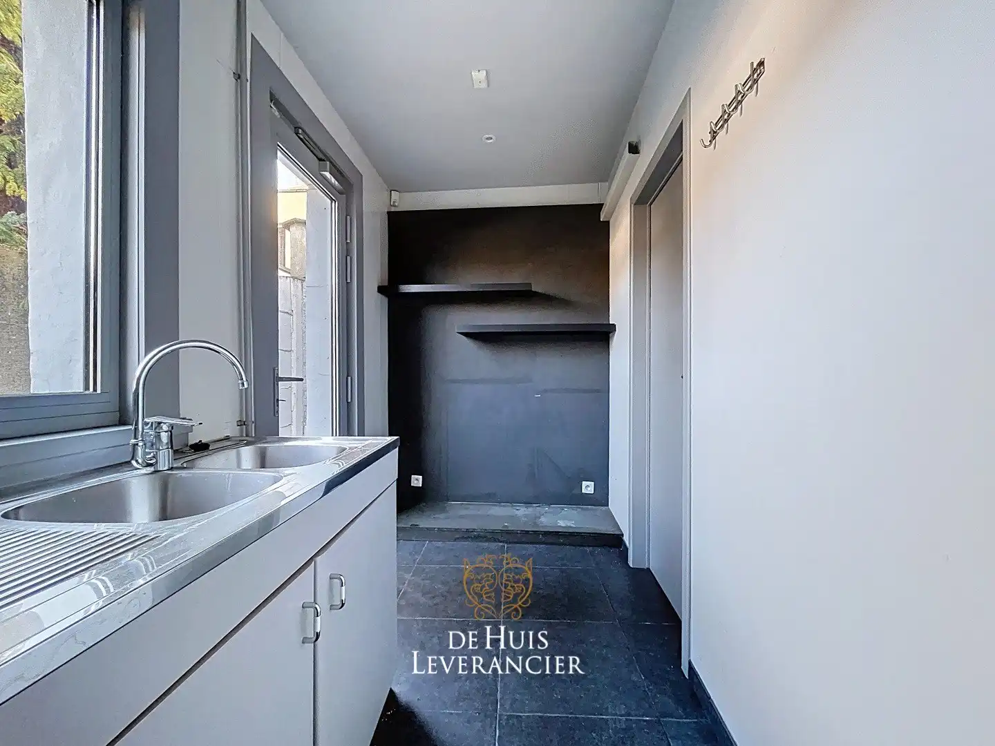 Kantoor op topligging met bovenliggend duplex-appartement (aparte ingang) foto 22