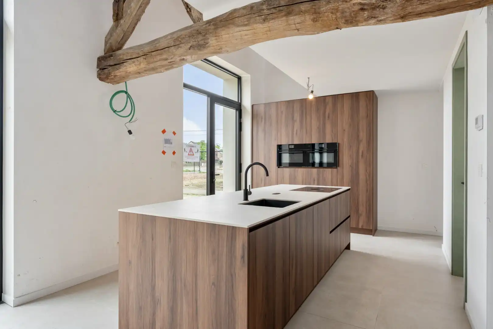 Exclusieve woning in volledig heropgebouwde hoeve op een perceel van 4a60ca!  foto 6
