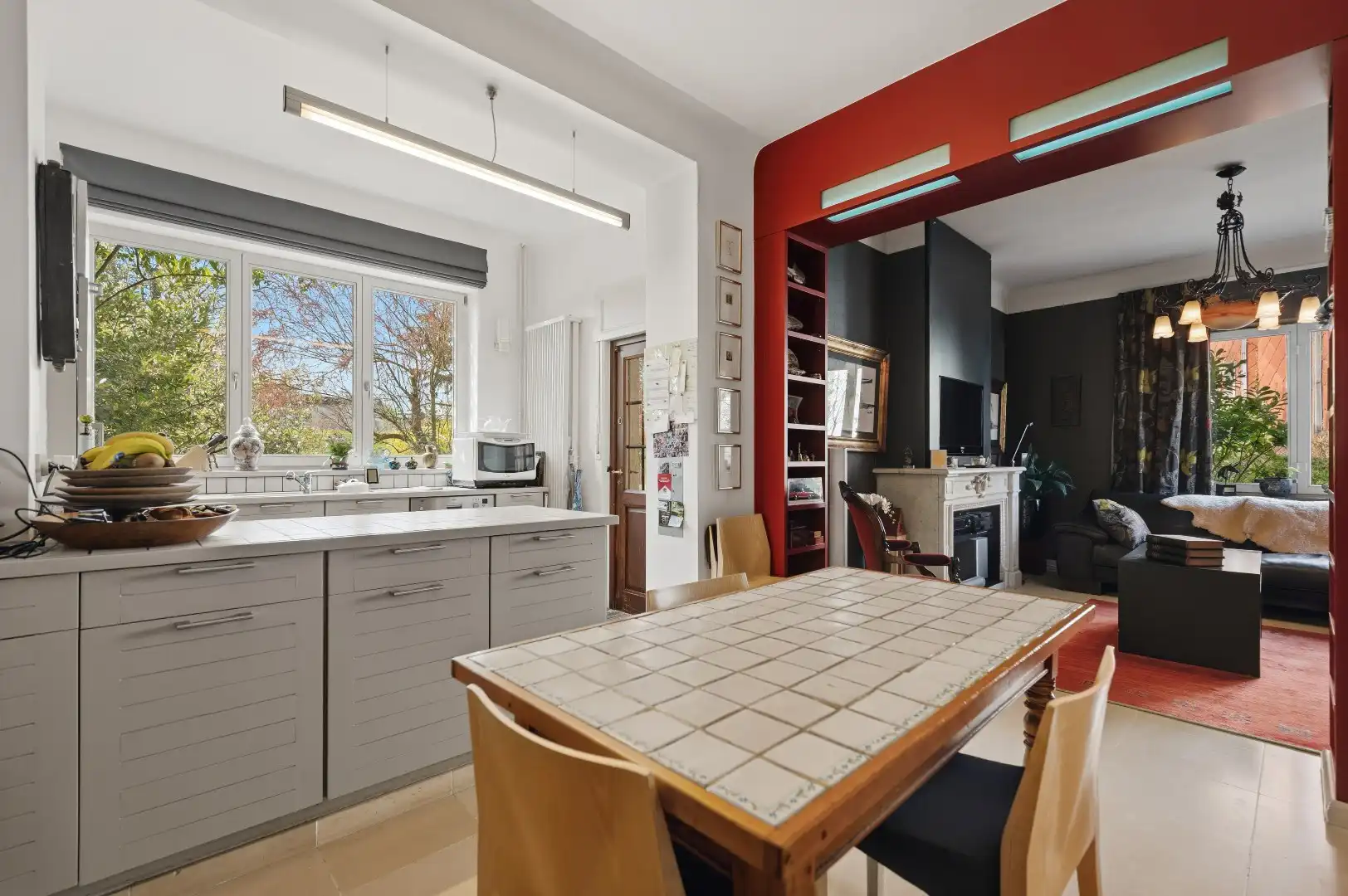 Karaktervolle interbellumwoning met veel ruimte, grote tuin en garage foto 17