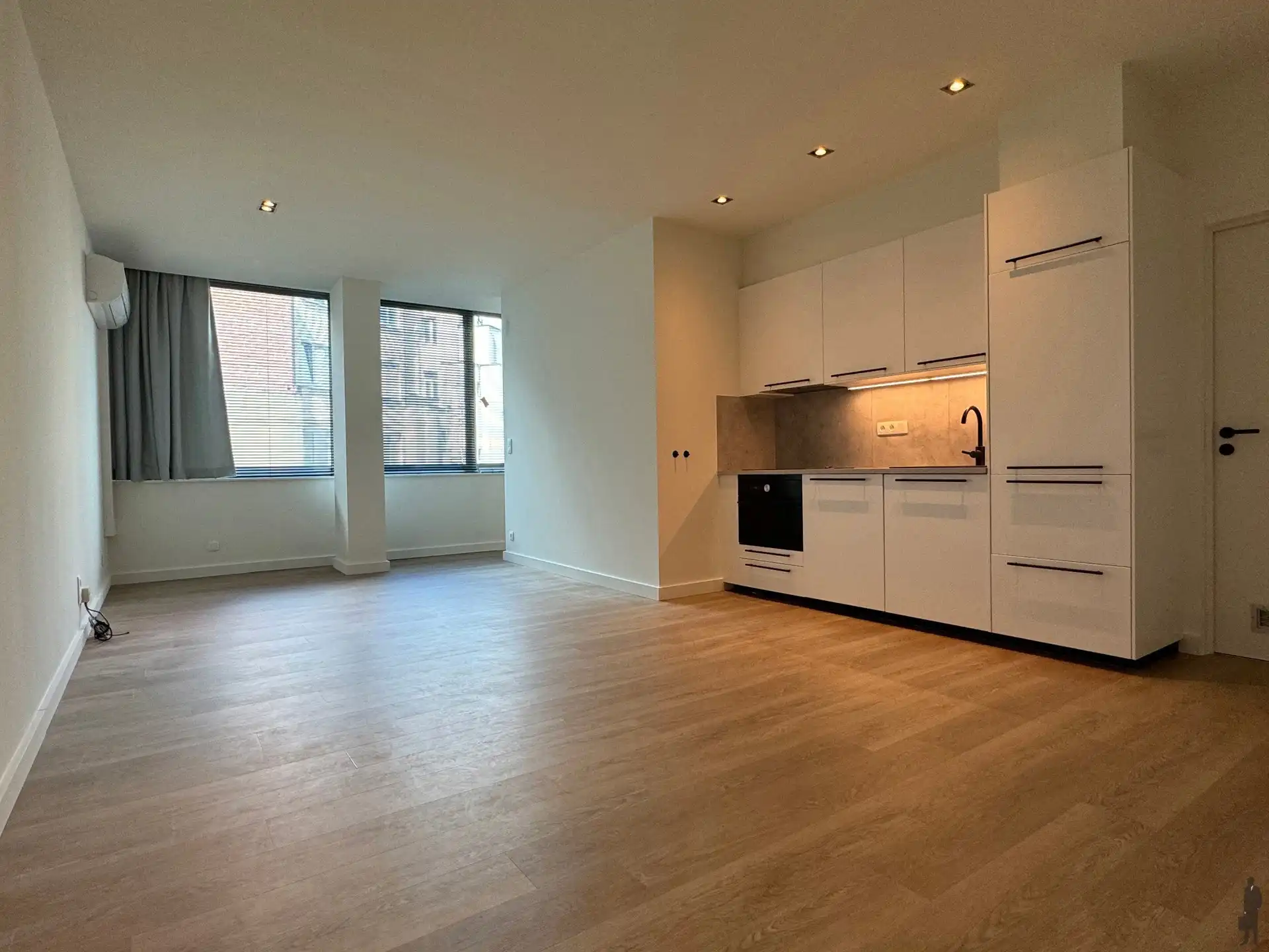 Centraal gelegen studio op 50m² nabij het centrum foto {{pictureIndex}}
