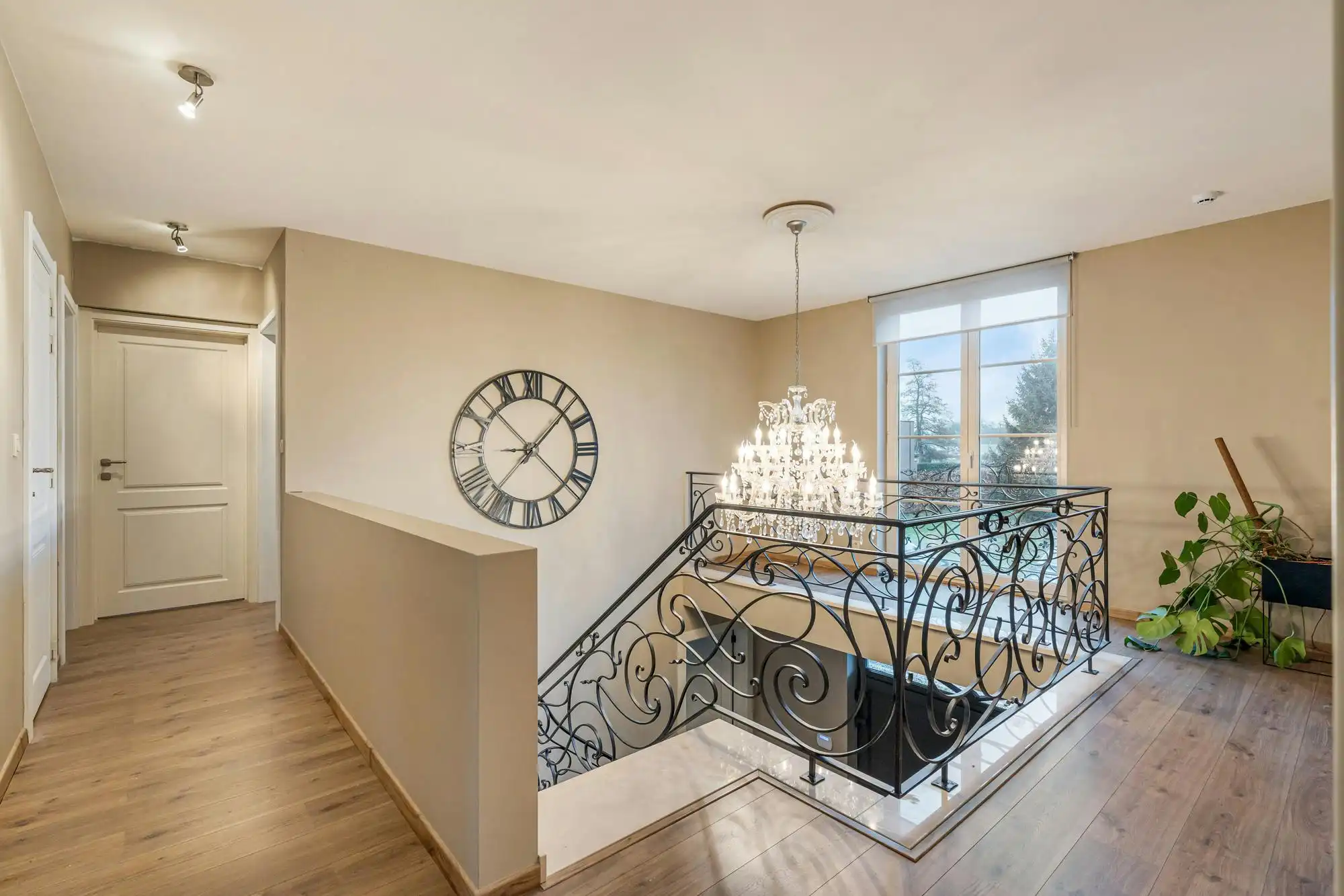 Pastorijvilla met praktijkruimte en studio te Zonhoven foto 15