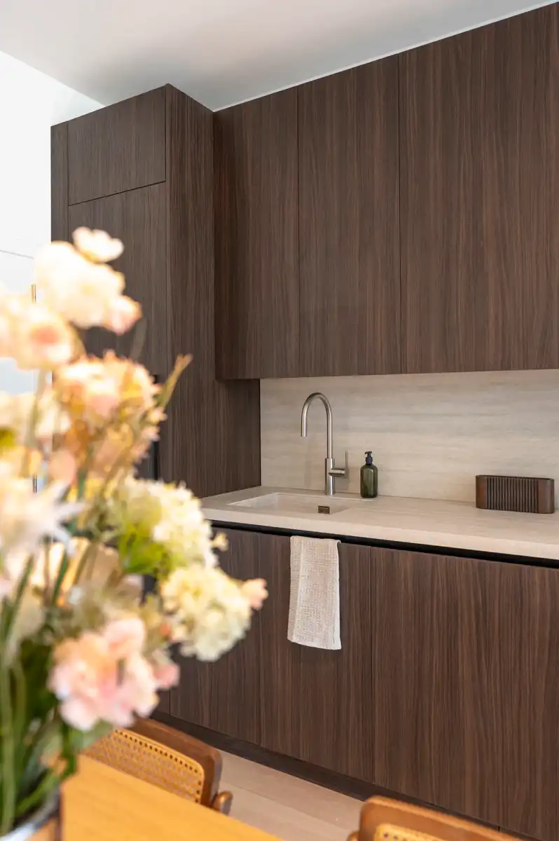 Gerenoveerd appartement met privé terras nabij Marnixplaats foto 5