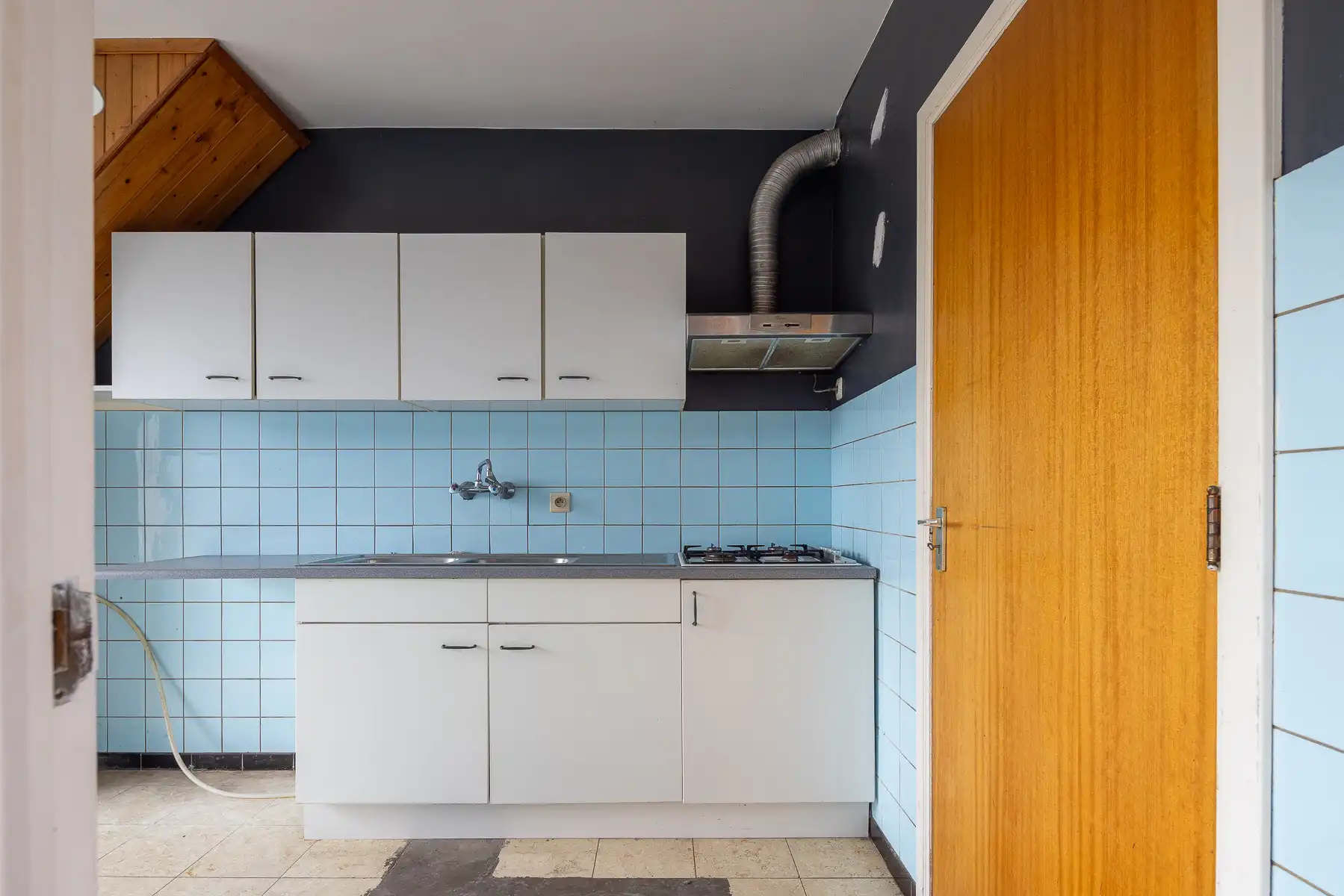 Te renoveren appartement met twee slaapkamers foto 6