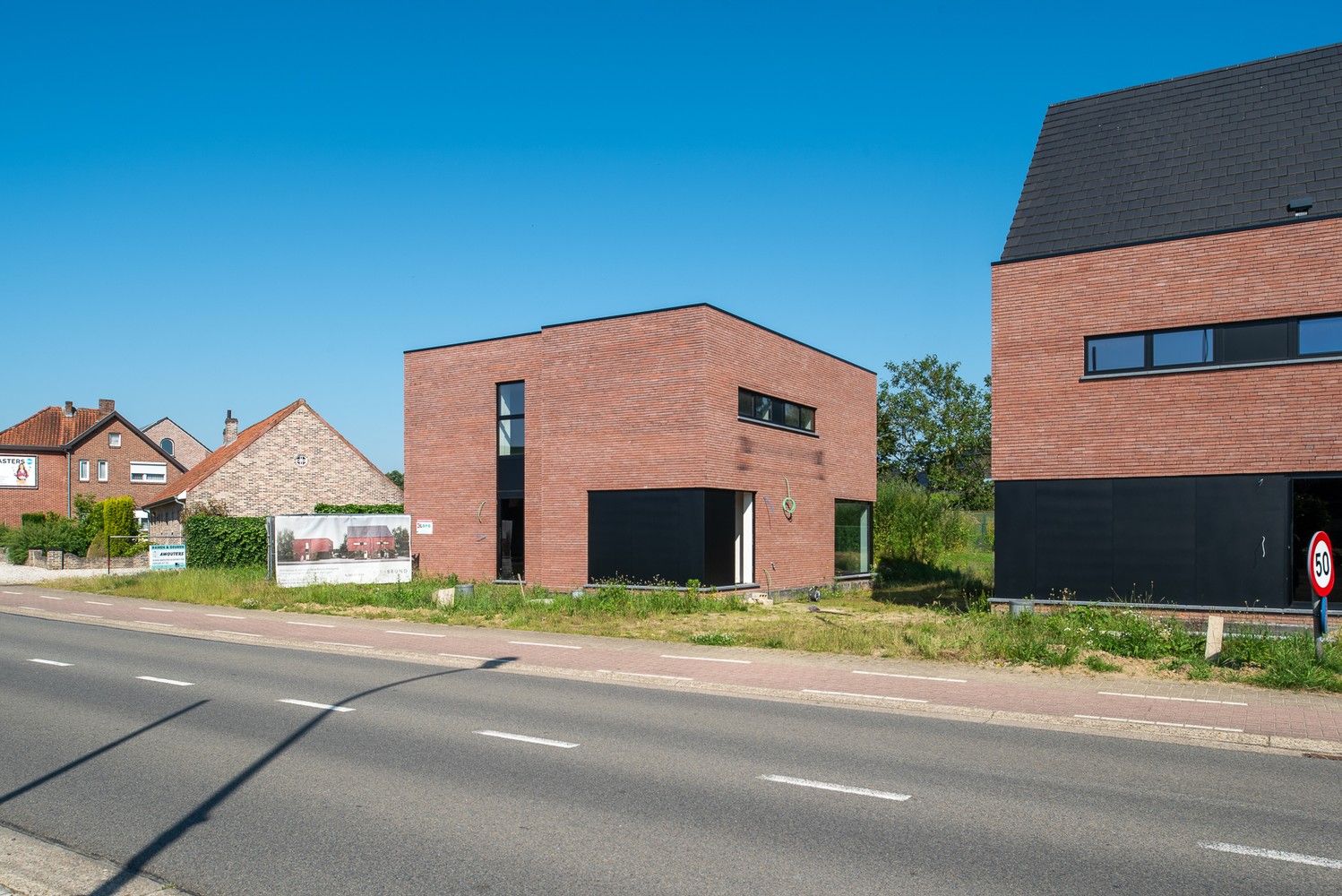Moderne en energiezuinige nieuwbouwwoning te koop ! foto {{pictureIndex}}
