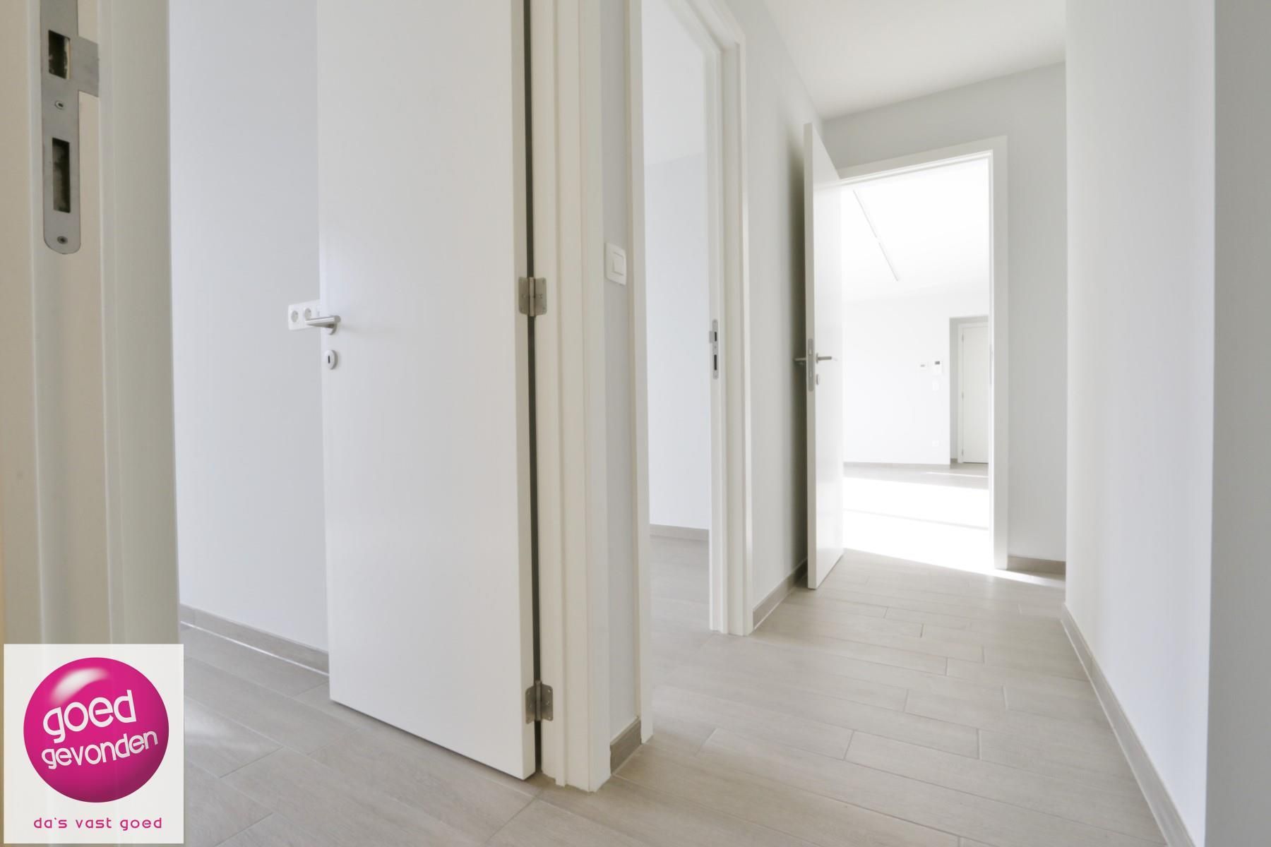 APP - 2 SLK - PRACHTIG TERRAS - KELDER - GARAGE - LIFT foto 13