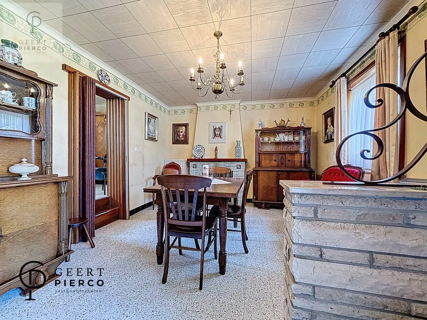 Charmante woning met schuur foto 9