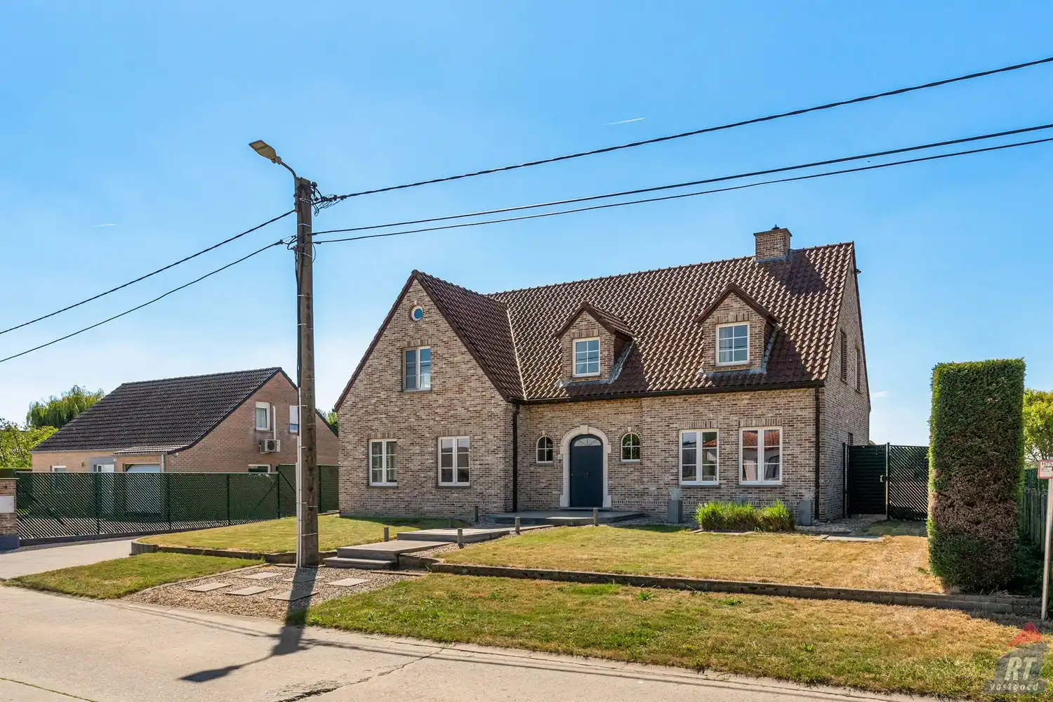 Zeer ruime, instapklare gezinswoning met  4 tot 5 slaapkamers foto 38