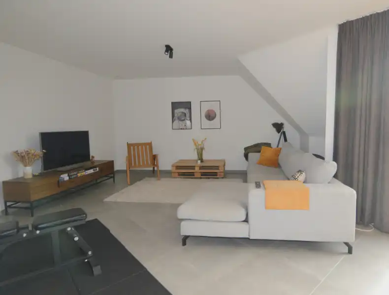 Appartement met 2 slaapkamers, terras en autostaanplaats te Boortmeerbeek. foto 9