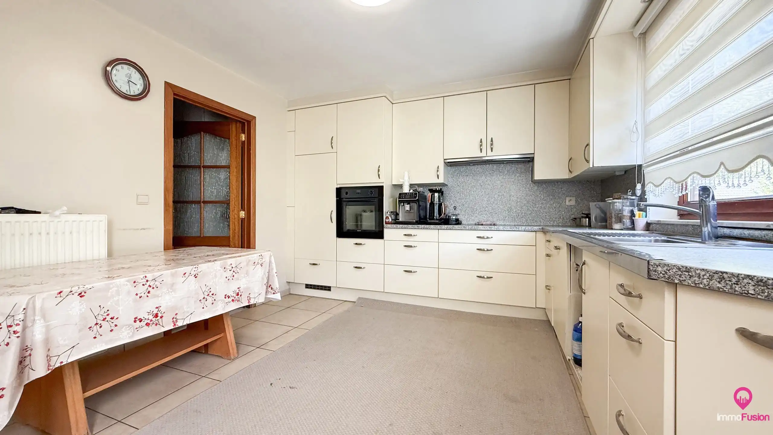Instapklare bungalow met 5 slpks op toplocatie in Heusden! foto 9