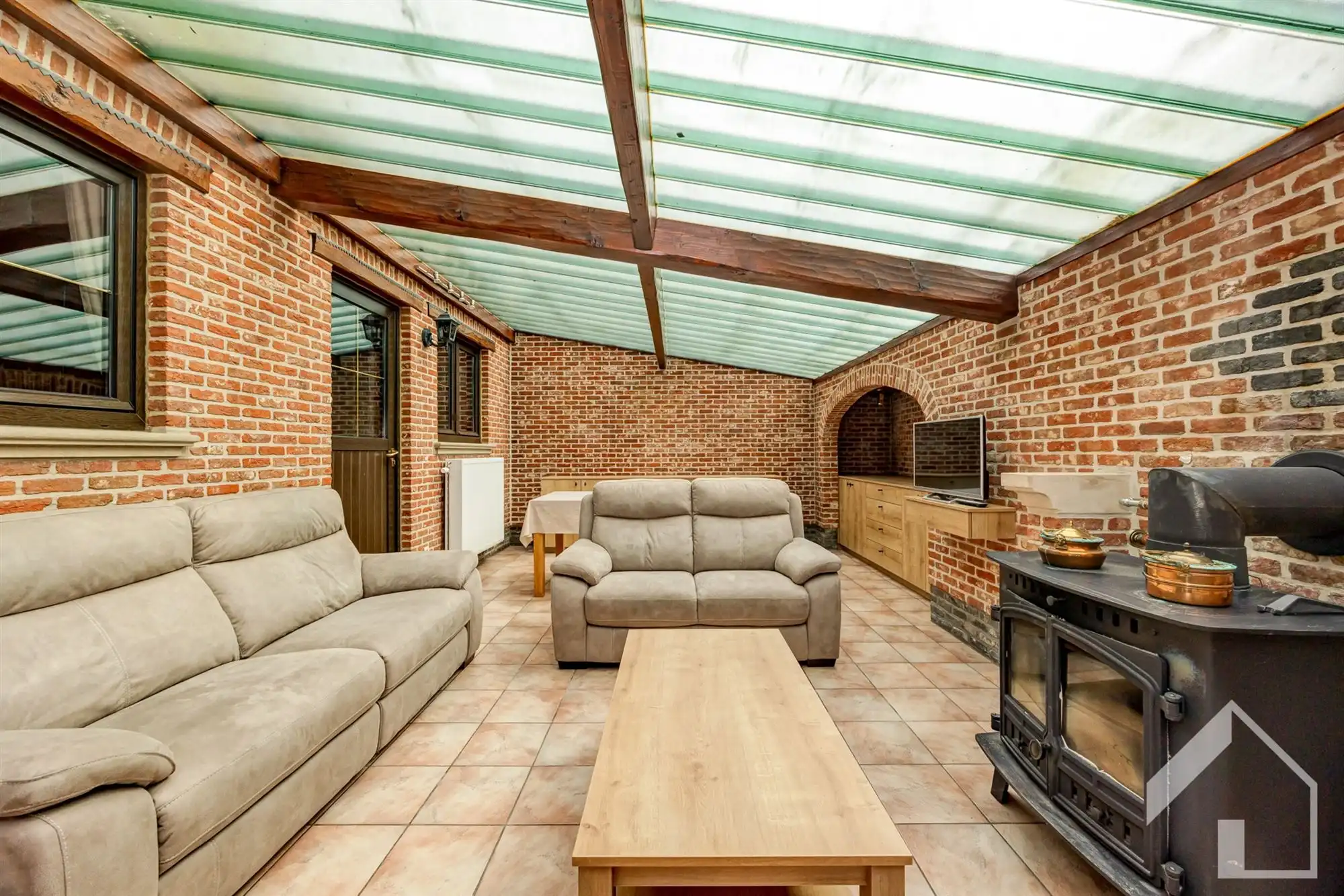 Woning met veel potentieel op een aangename locatie! foto 18
