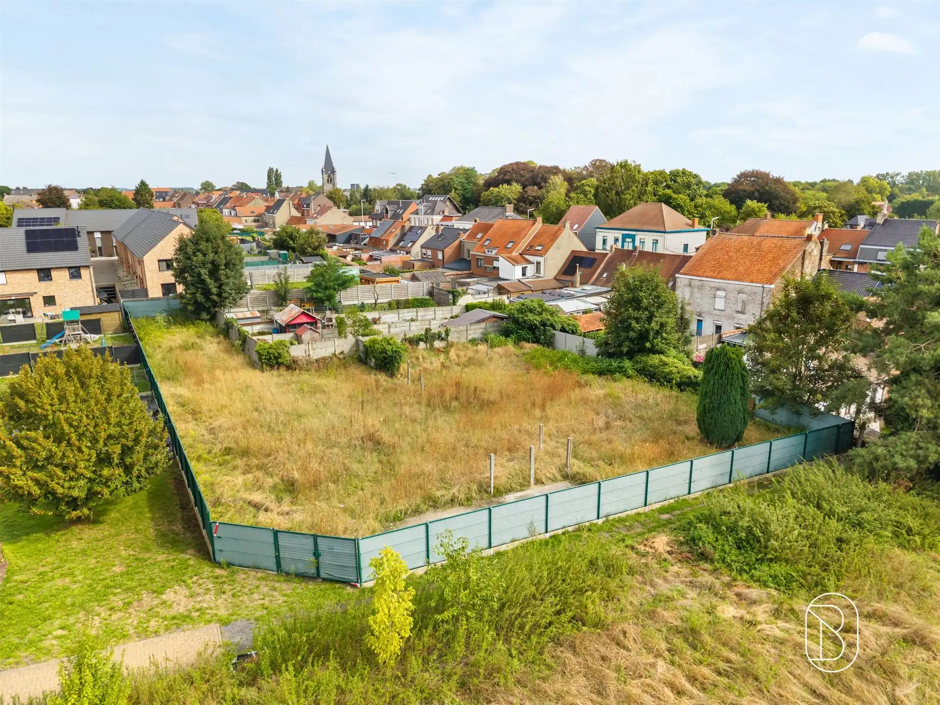 Bouwgrond met veel potentieel in Pecq foto {{pictureIndex}}