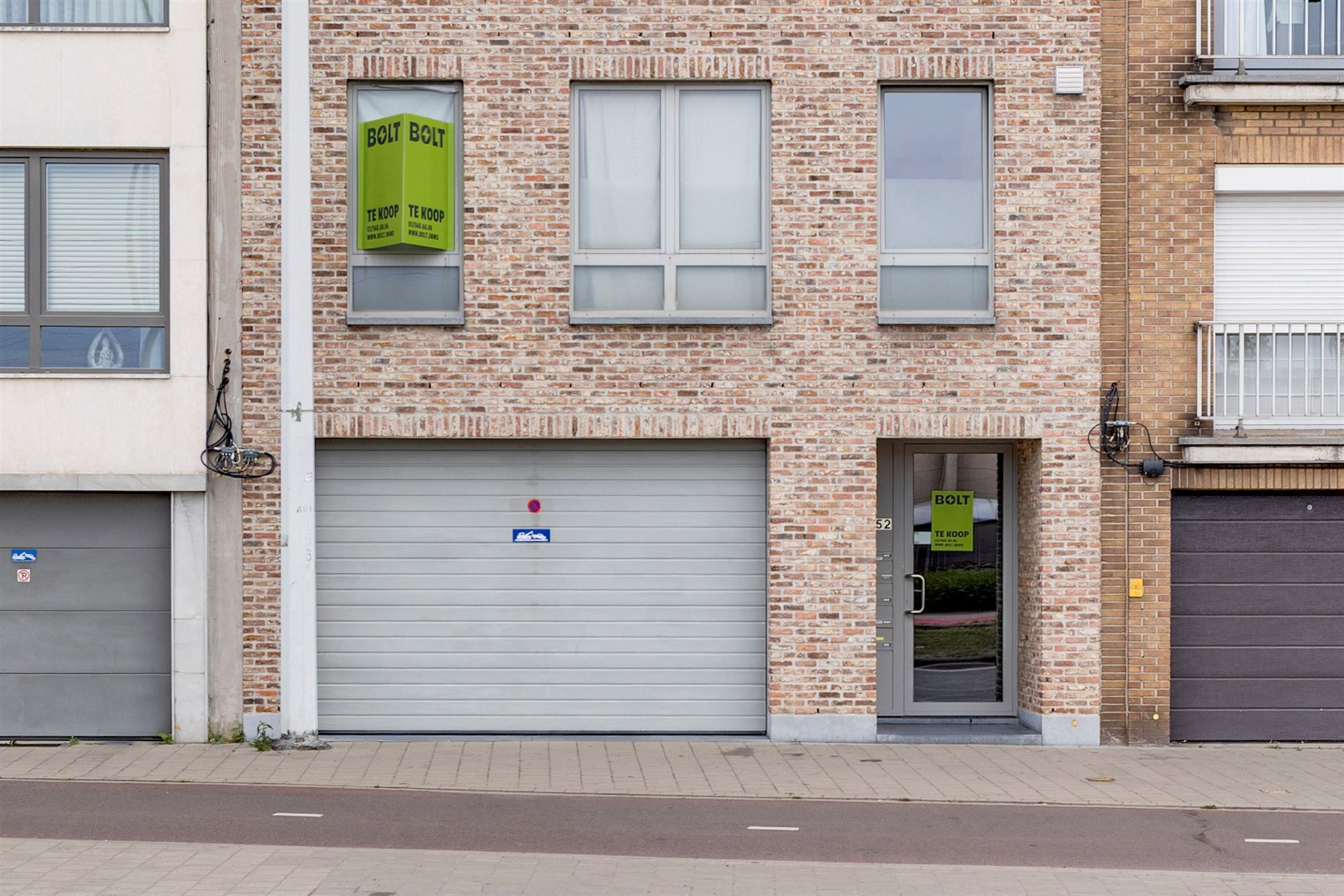 Lichtrijk 1-slaapkamer appartement met tuin en garagebox te koop in Merksem foto 2