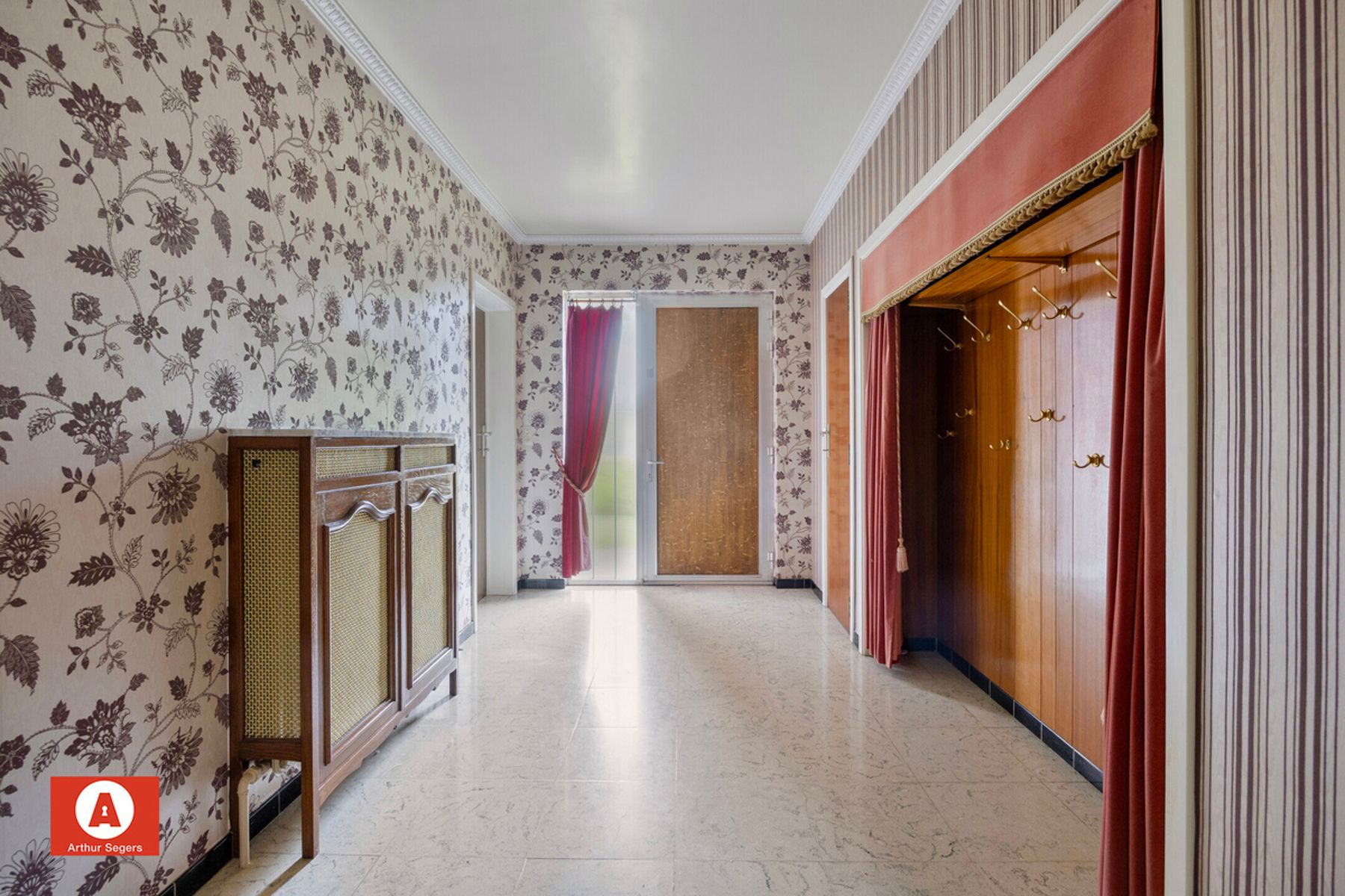 Te renoveren bungalow op rustige locatie foto 4