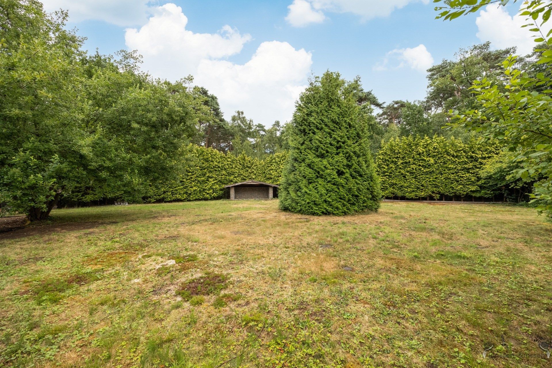 Villa met prachtige uitbouw op een zonovergoten perceel van 3.075 m². foto 33