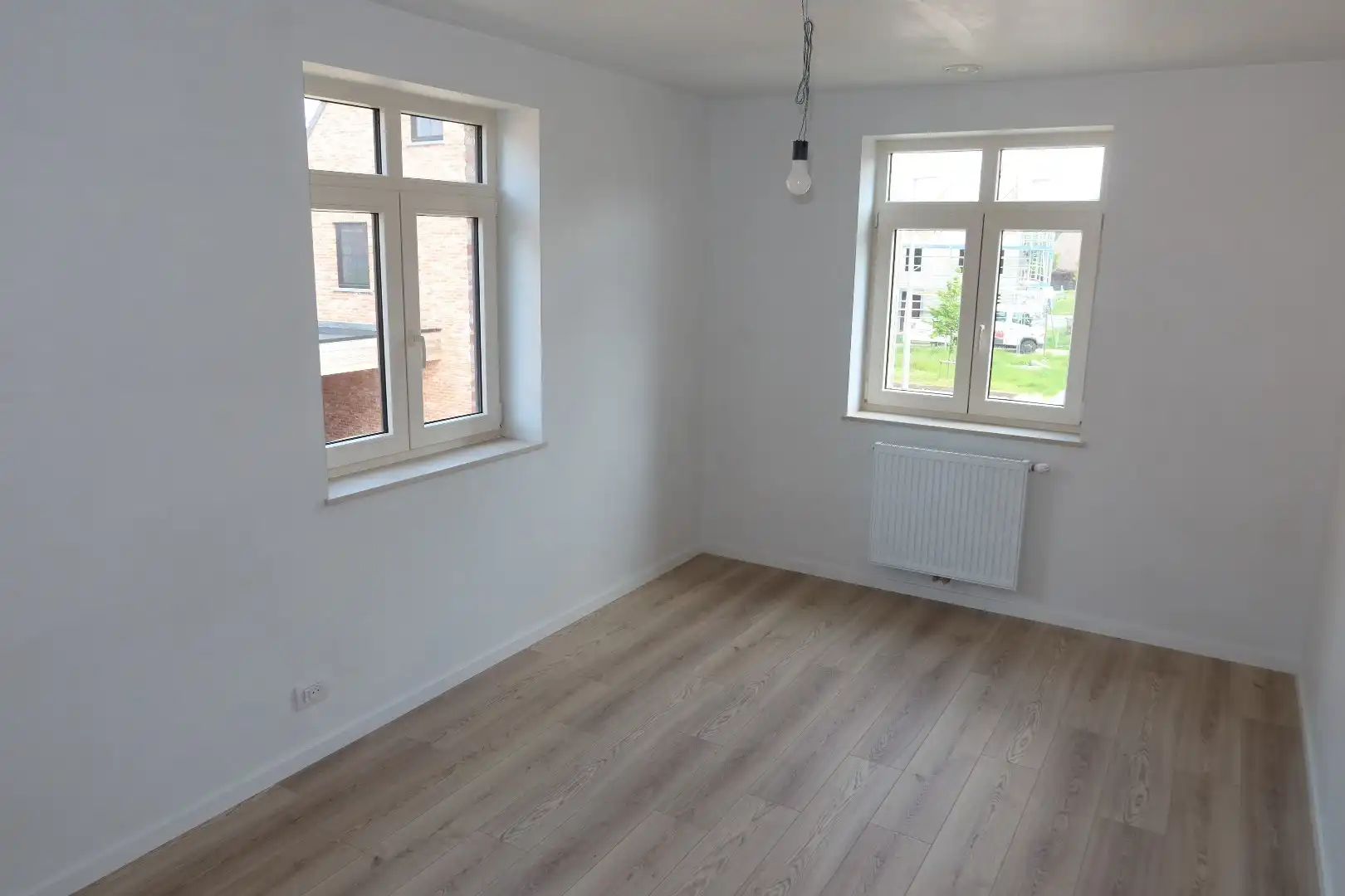 Recente pastorijwoning met 3 slk, carport en tuin foto 13
