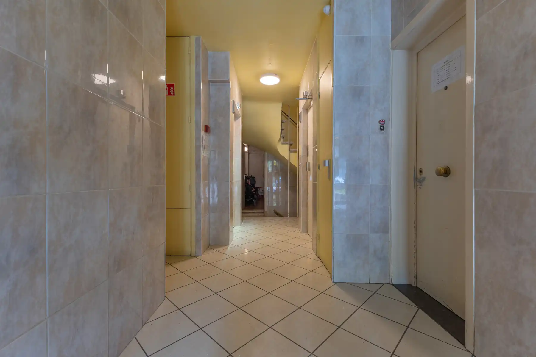 Gunstig gelegen studio met terras foto 11