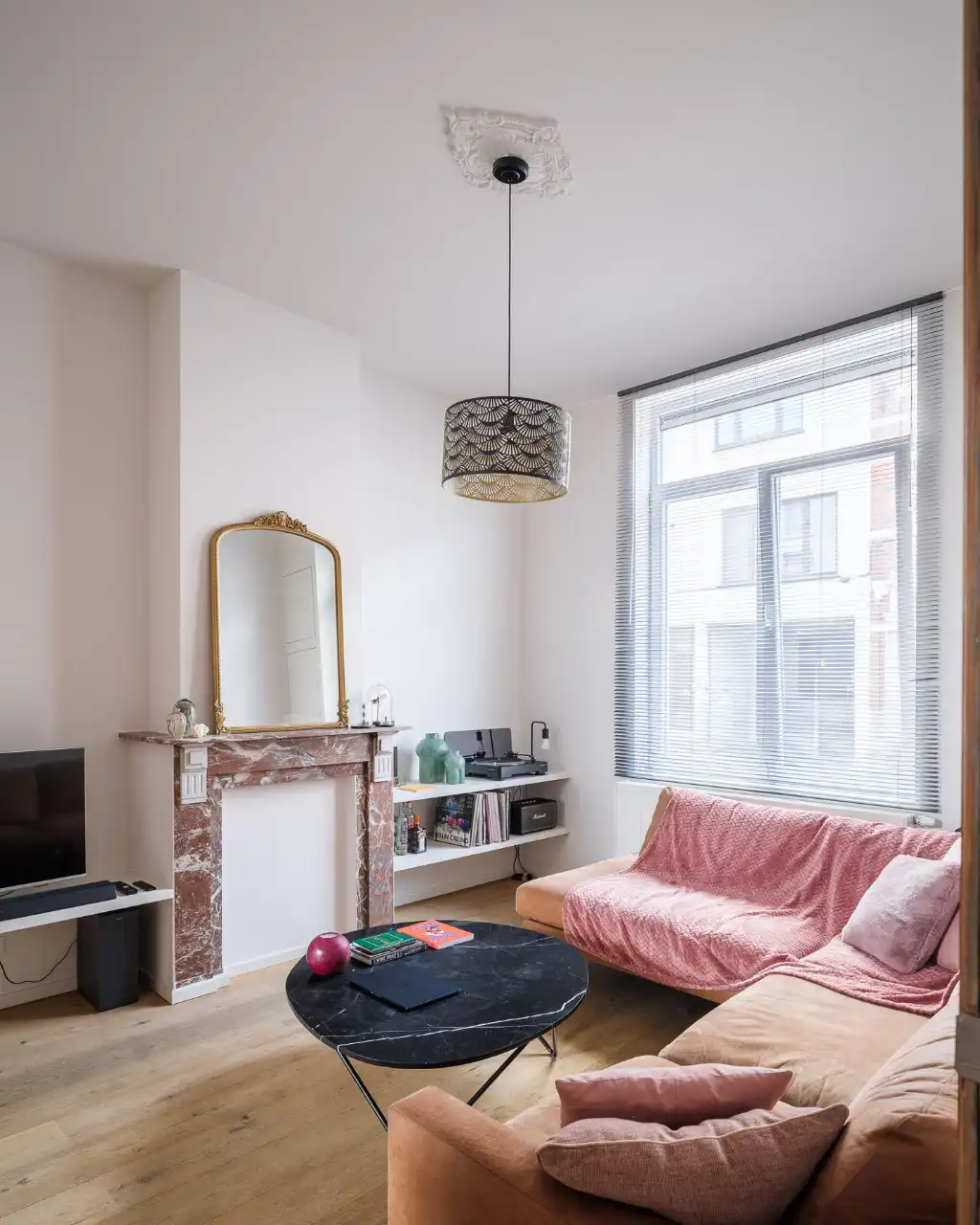 Karaktervolle woning met 4 slaapkamers en zonnige stadstuin op een boogscheut van het centrum van Gent. foto 5