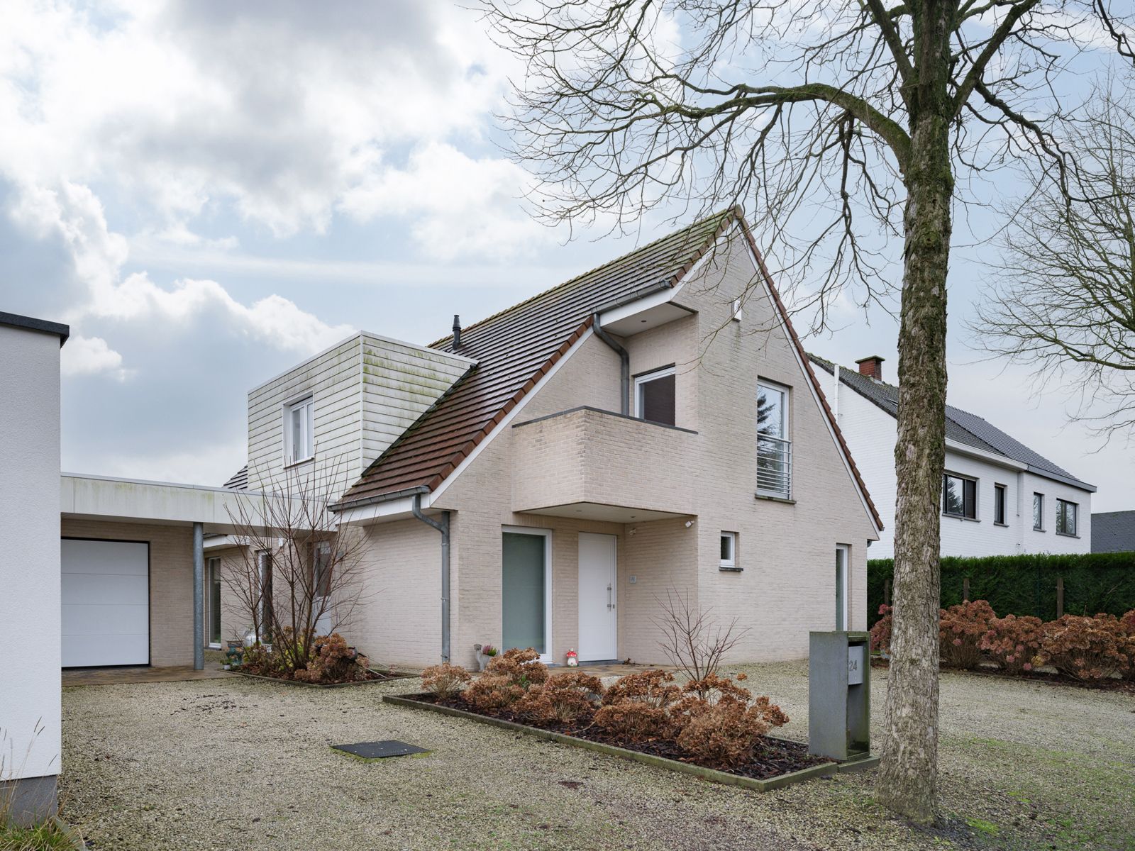 hedendaagse instapklare woning te Aalter  foto {{pictureIndex}}