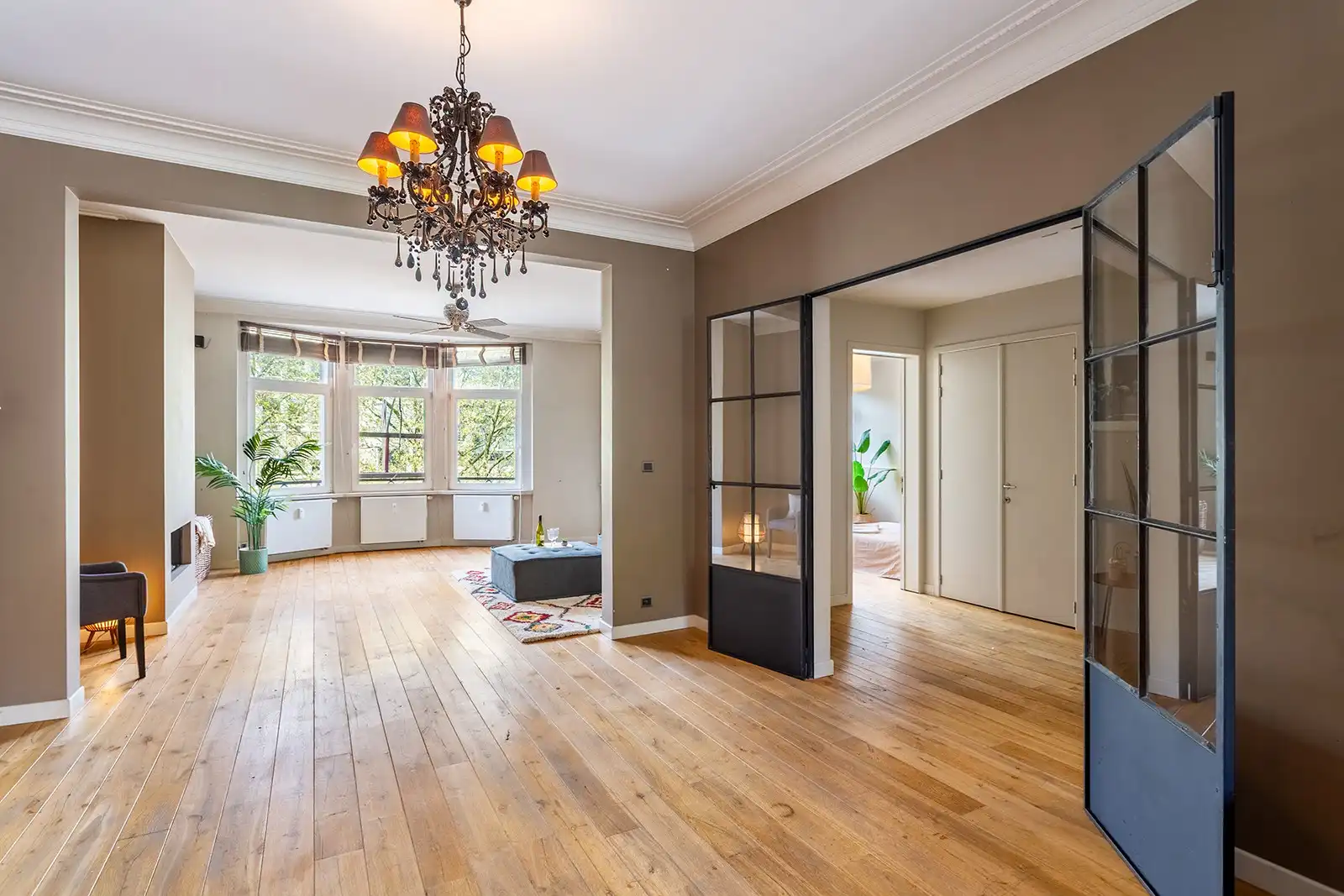 Royaal charme appartement van 195m² met 3 slk en 3 badk + P foto 9