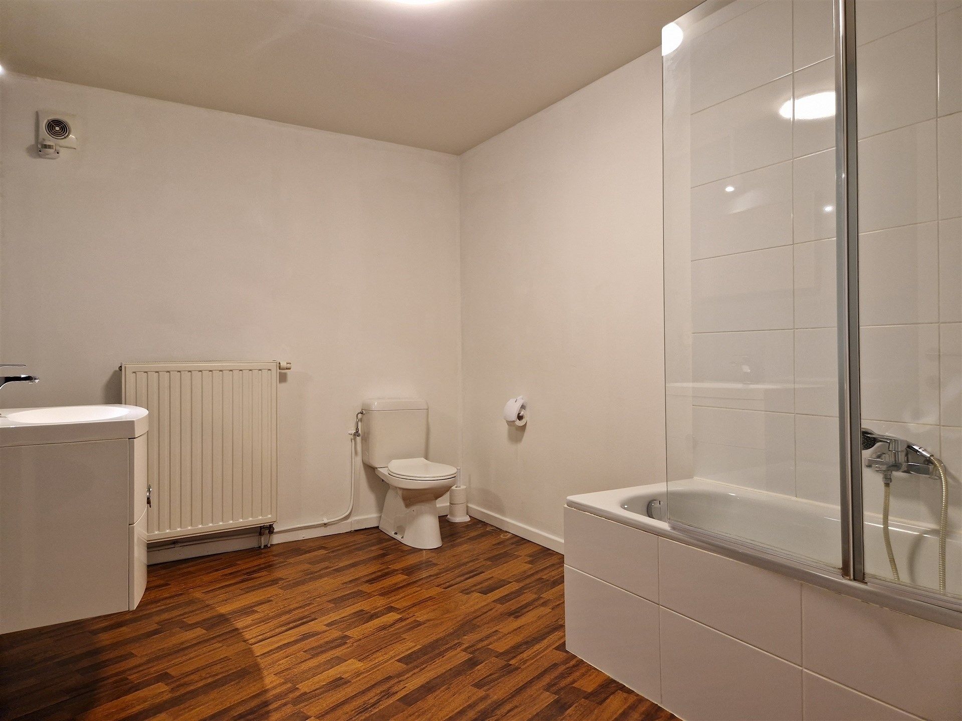 Centraal gelegen instapklaar 2 slaapkamer appartement foto 23