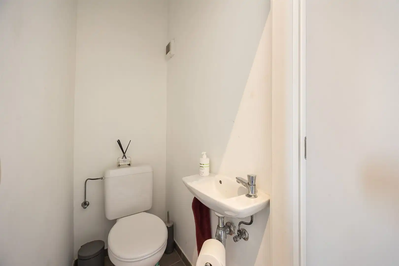 Moderne handelsruimte aan Park Spoor Noord foto 6