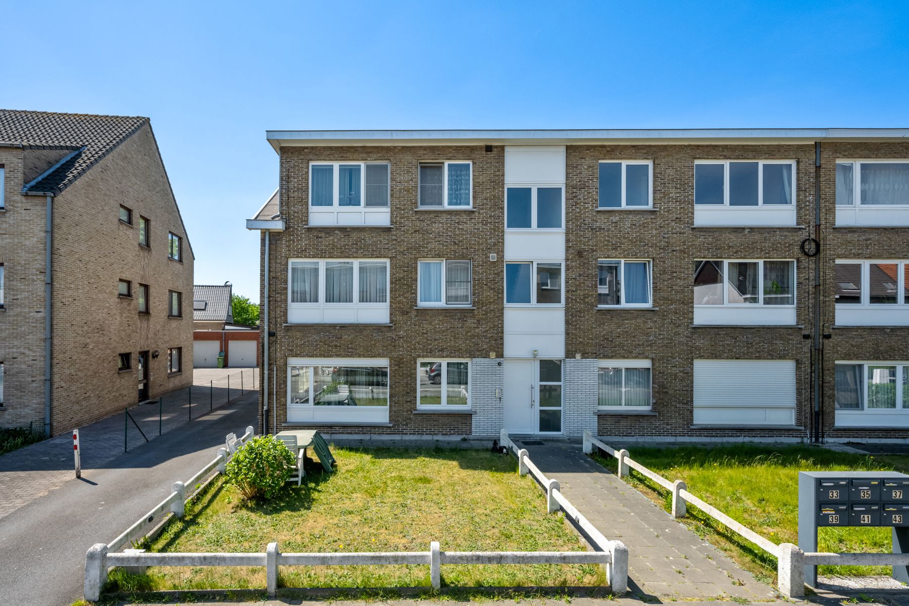 Uitstekend instapklaar appartement met garage foto {{pictureIndex}}
