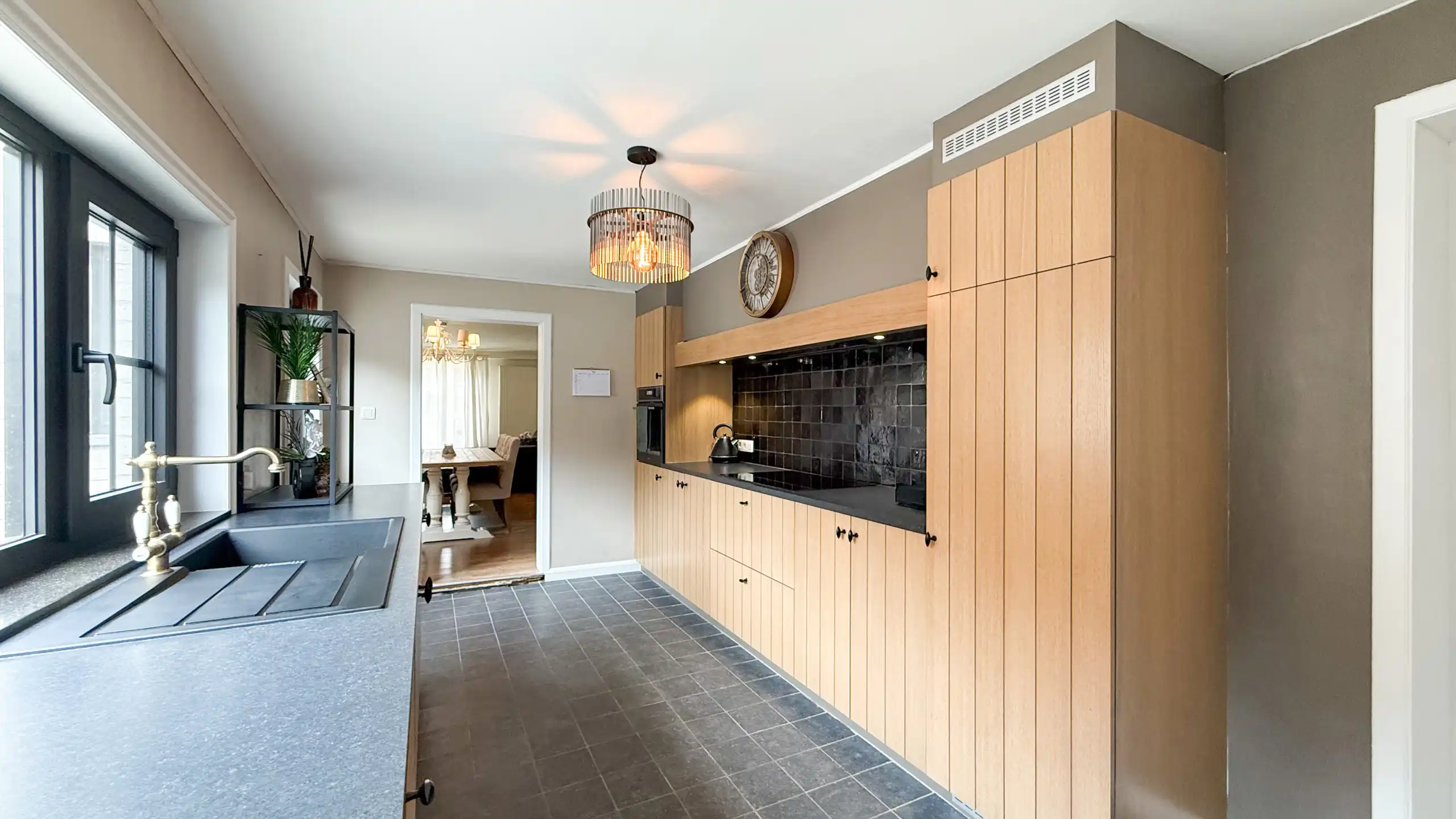 Kangoeroe woning met 5 slpks rustig gelegen! foto 6