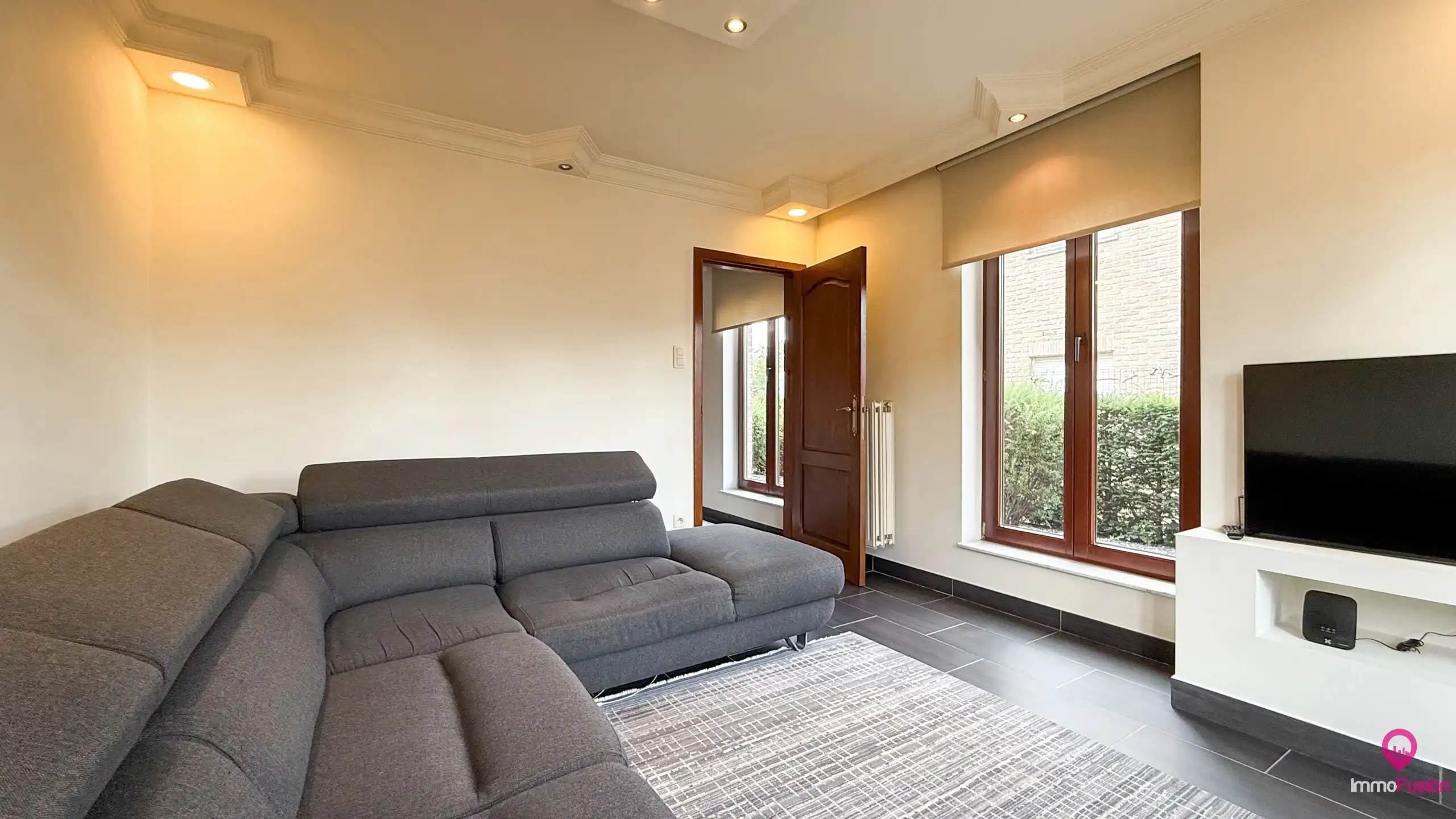 Ruime gezinswoning met 4 slpk, zonnepanelen en grote tuin! foto 22