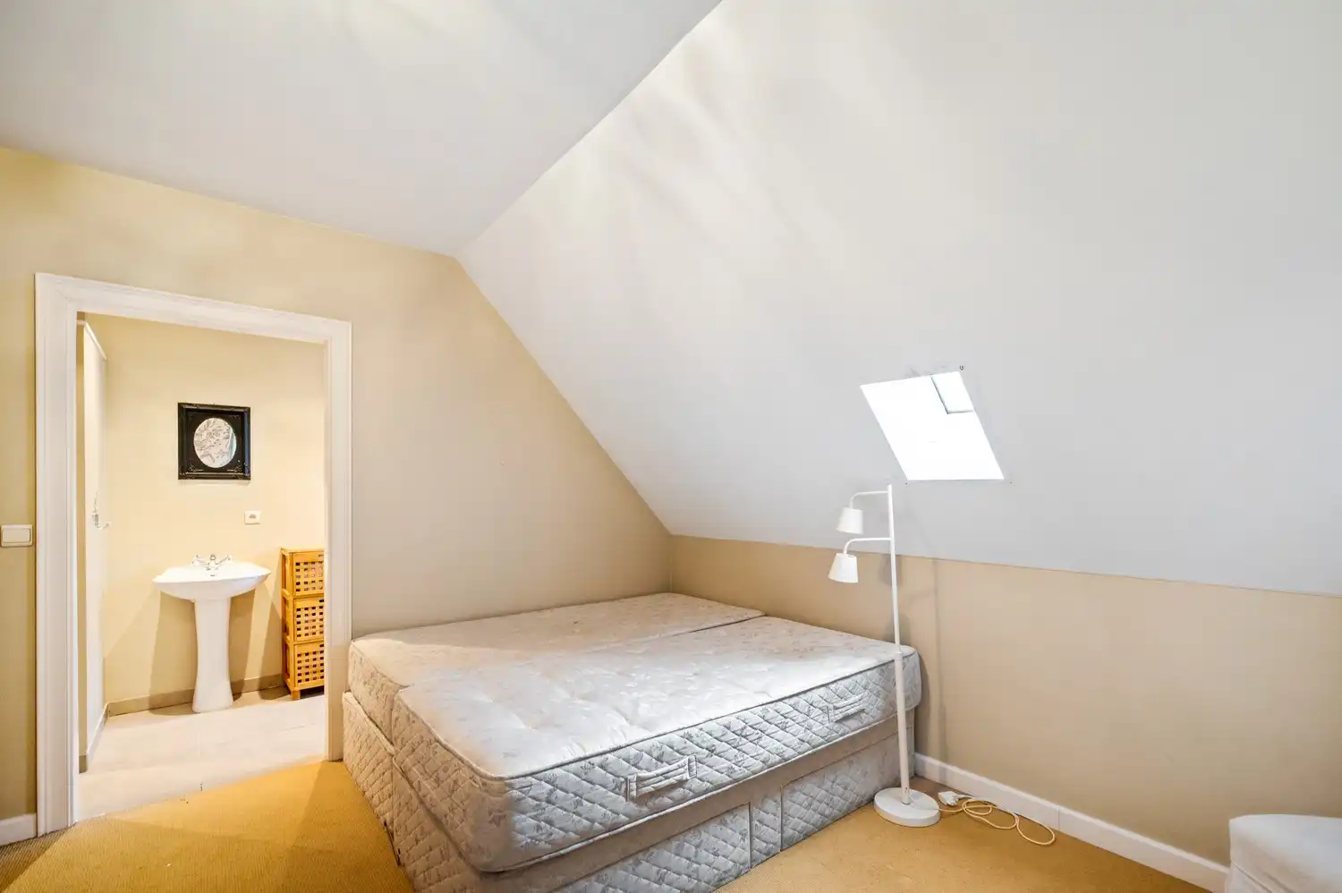 Charmante woning met 2 slaapkamers, 2 badkamers en een ruime woonkamer op toplocatie in centrum Lier foto 13
