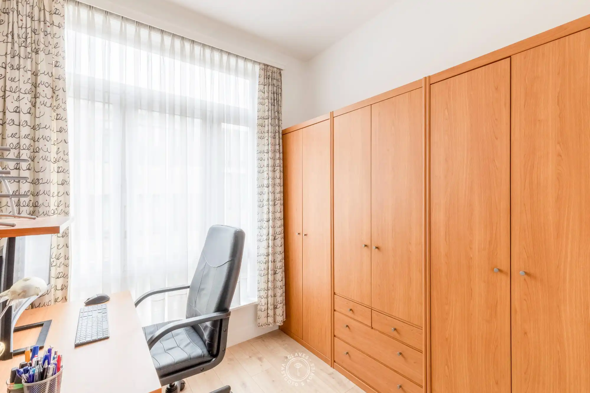 Prachtige bel-etage woning met parkeerplaats en garage in hartje Temse foto 8