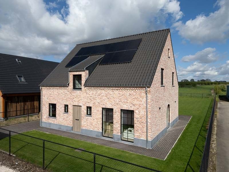 Luxueuze nieuwbouw met 3 grote slpks, dressing en zonnepanelen foto 1