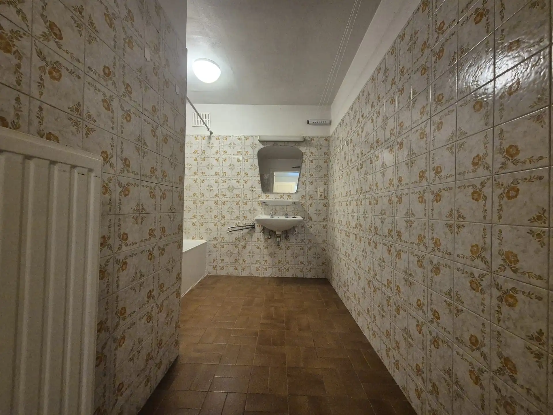 Centraal gelegen ruim appartement met groot zongericht terras en garage. foto 22