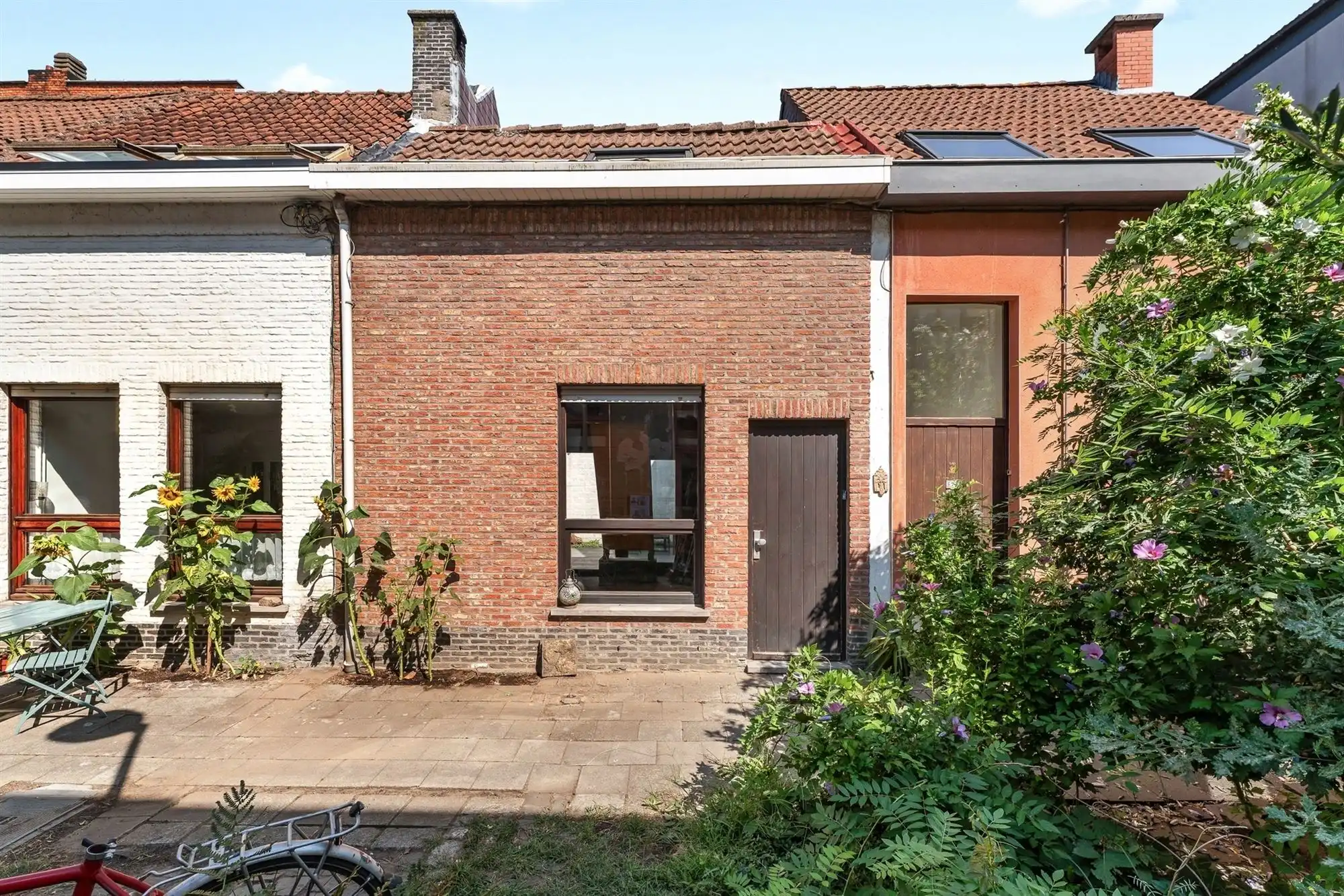 Steegwoning met naastliggend atelier/opslagplaats foto 28